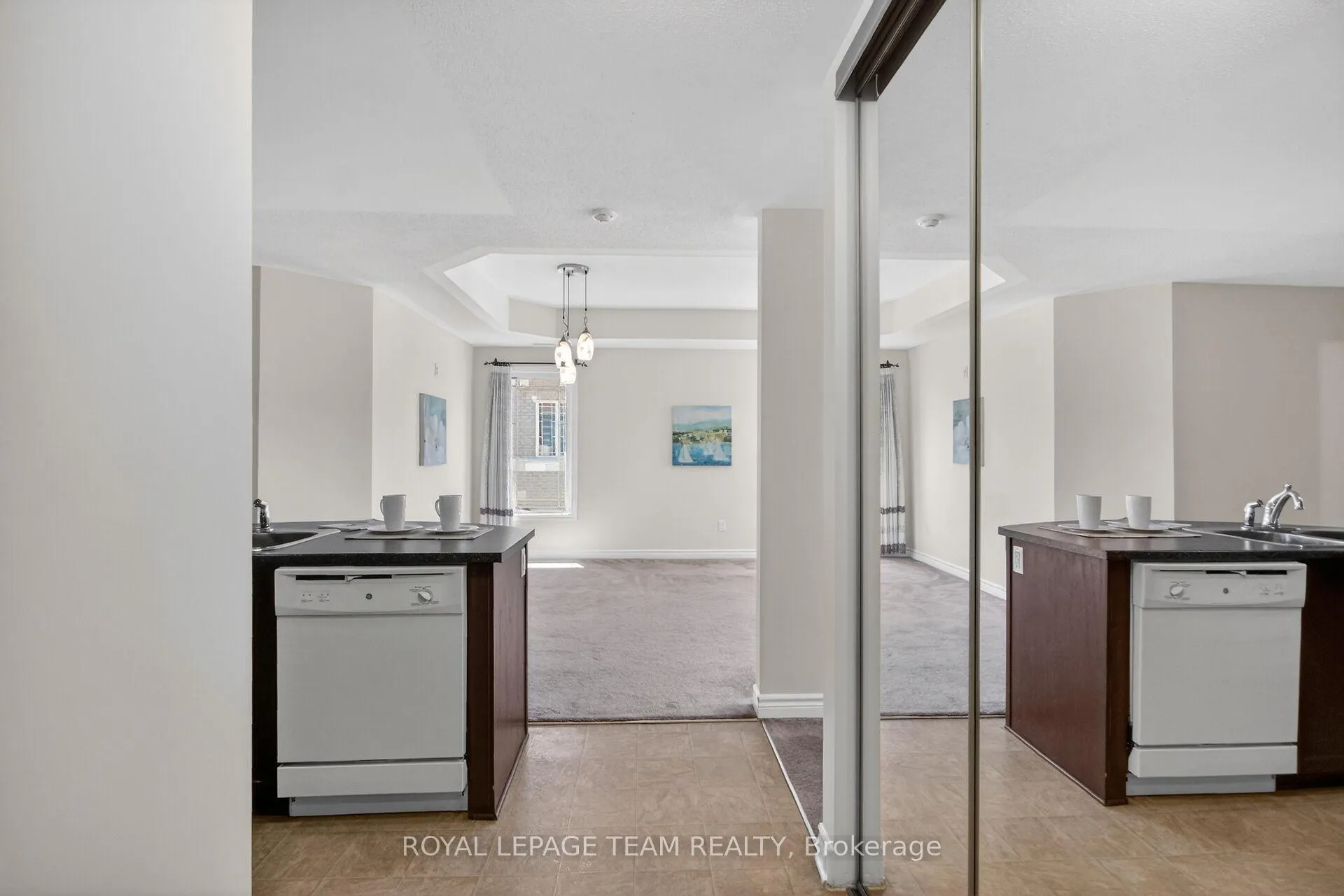Photo 12 of Unit 7, 176 Paseo Private, Ottawa, Centrepointe — HOMEH