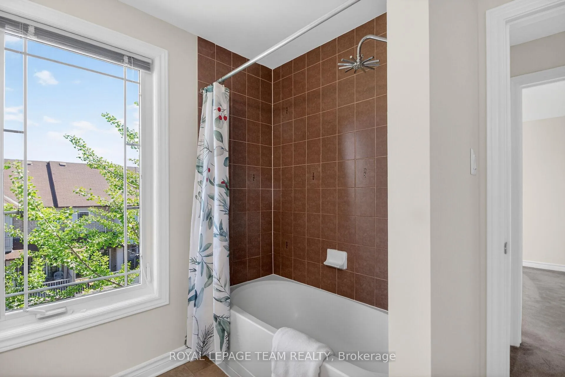Photo 28 of Unit 7, 176 Paseo Private, Ottawa, Centrepointe — HOMEH