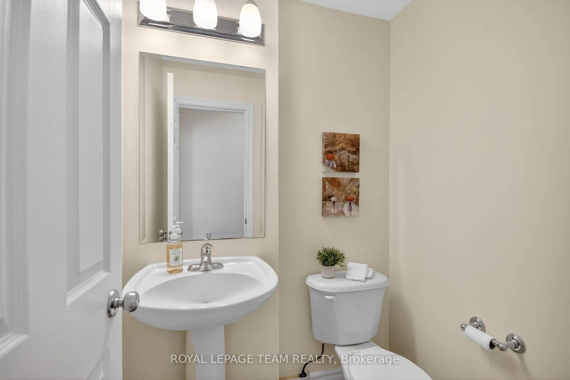 Photo 35 of Unit 7, 176 Paseo Private, Ottawa, Centrepointe — HOMEH