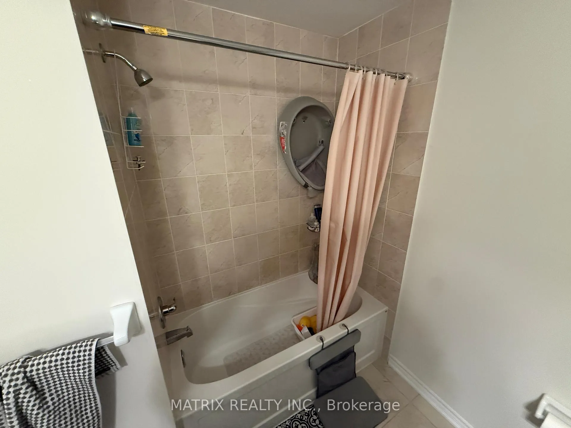 Photo 14 of 1751 Magenta Road, Pickering, Brock Ridge — HOMEH