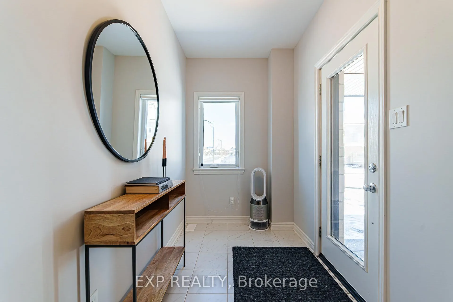 Photo 2 of 215 Pastel Way, Ottawa, Barrhaven - Half Moon Bay — HOMEH