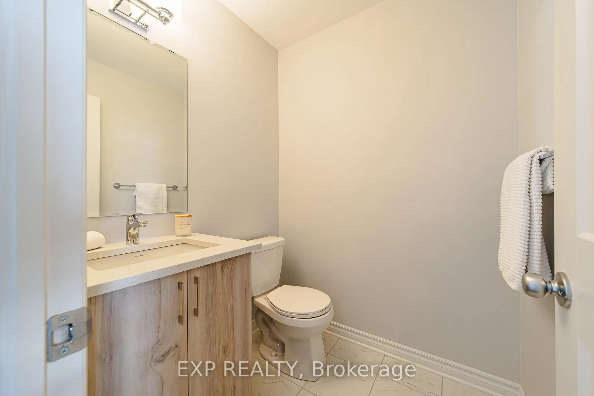 Photo 9 of 215 Pastel Way, Ottawa, Barrhaven - Half Moon Bay — HOMEH