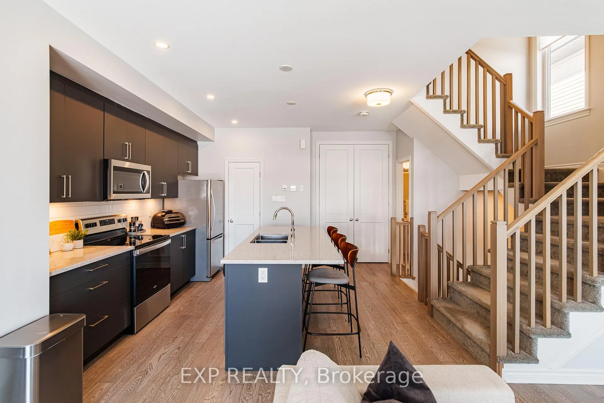 Photo 10 of 215 Pastel Way, Ottawa, Barrhaven - Half Moon Bay — HOMEH