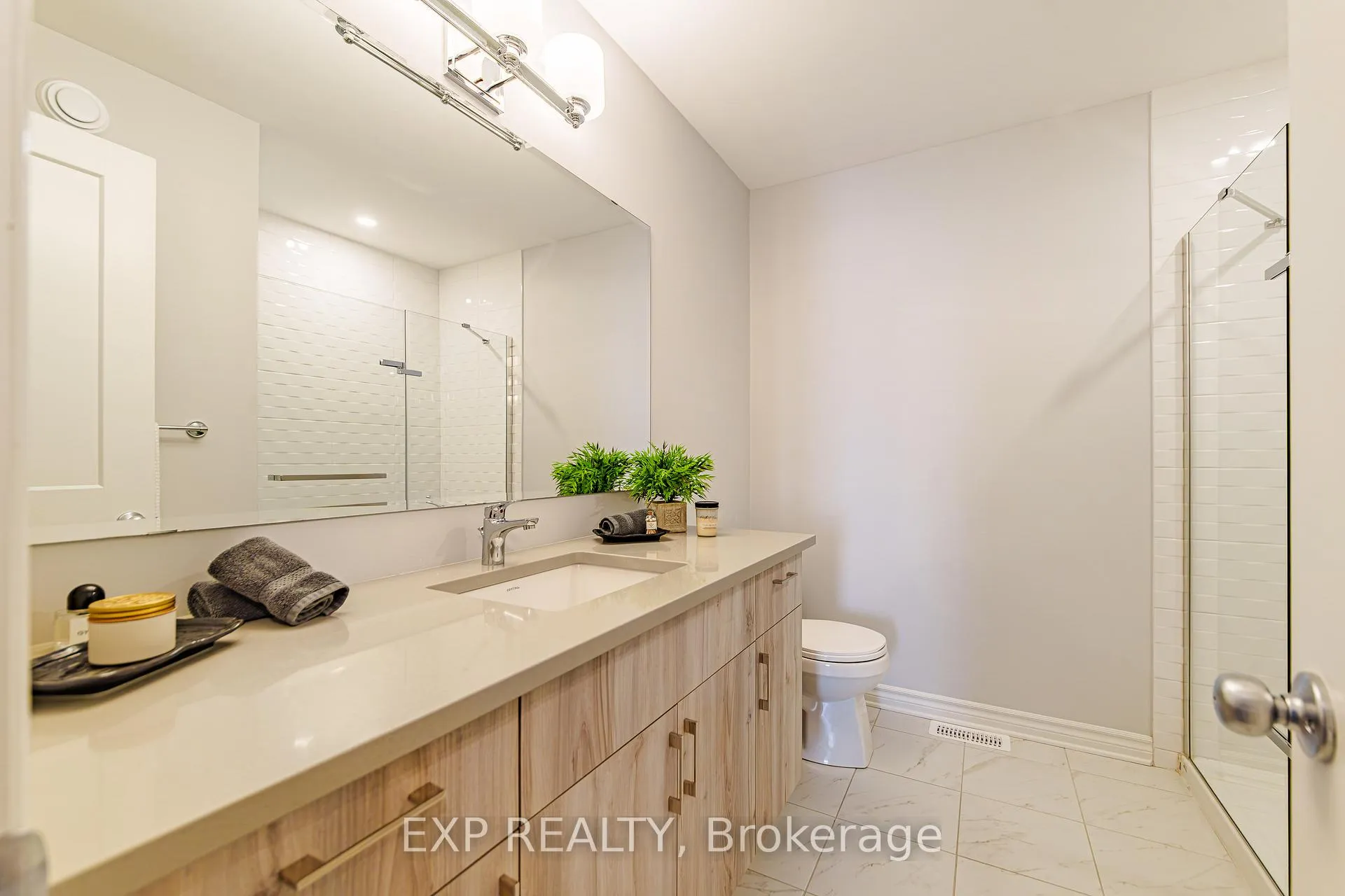 Photo 14 of 215 Pastel Way, Ottawa, Barrhaven - Half Moon Bay — HOMEH