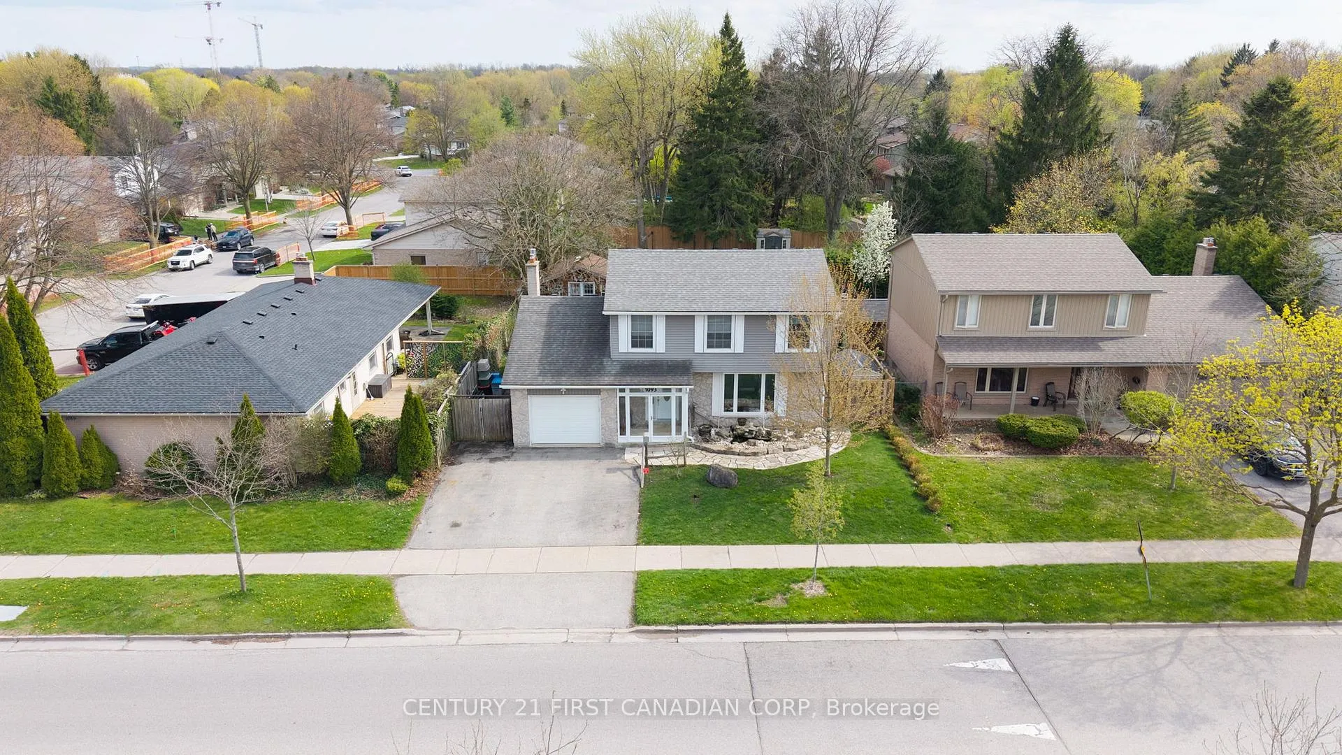 Photo 3 of 1093 Viscount Road, London, South M — HOMEH