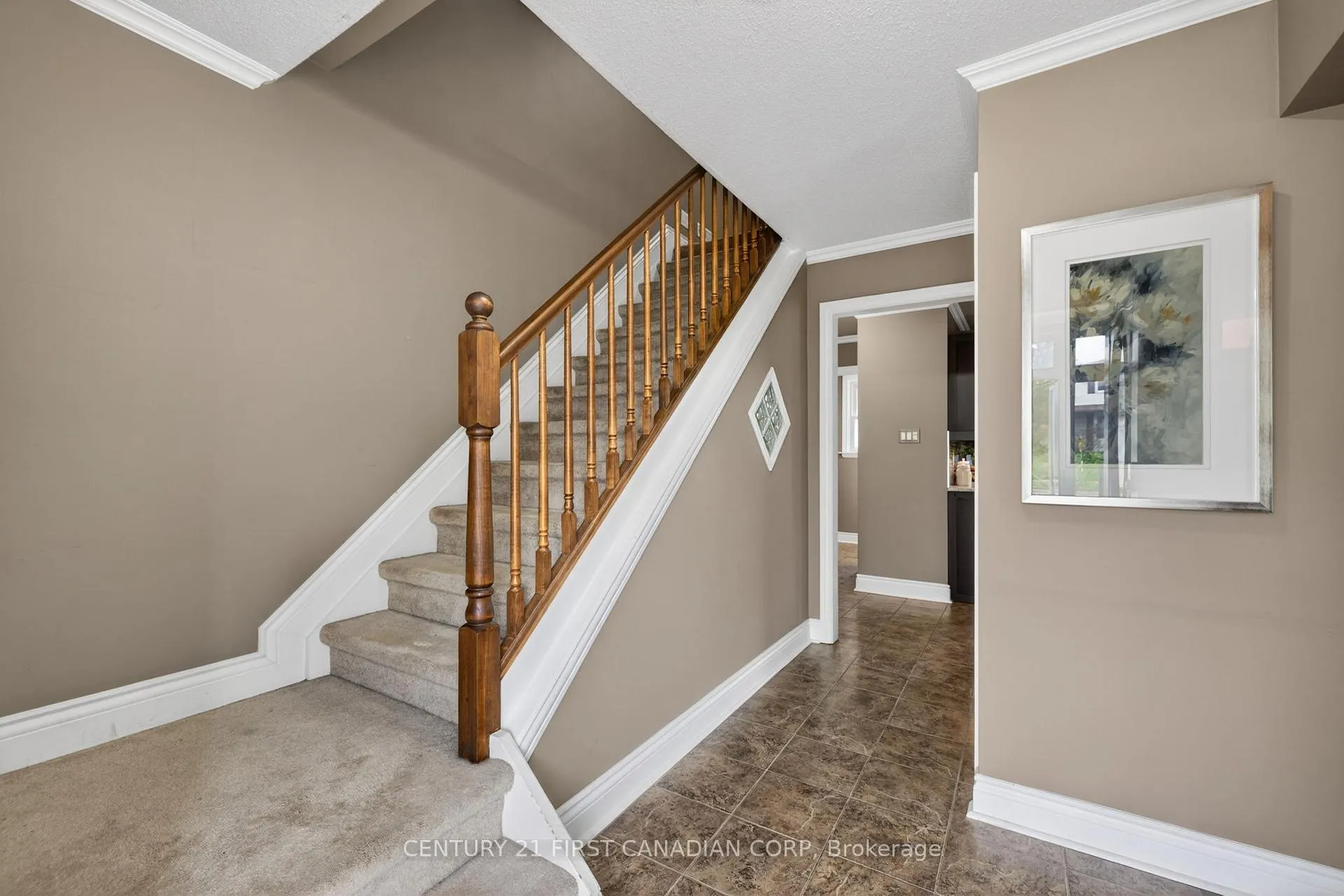 Photo 6 of 1093 Viscount Road, London, South M — HOMEH
