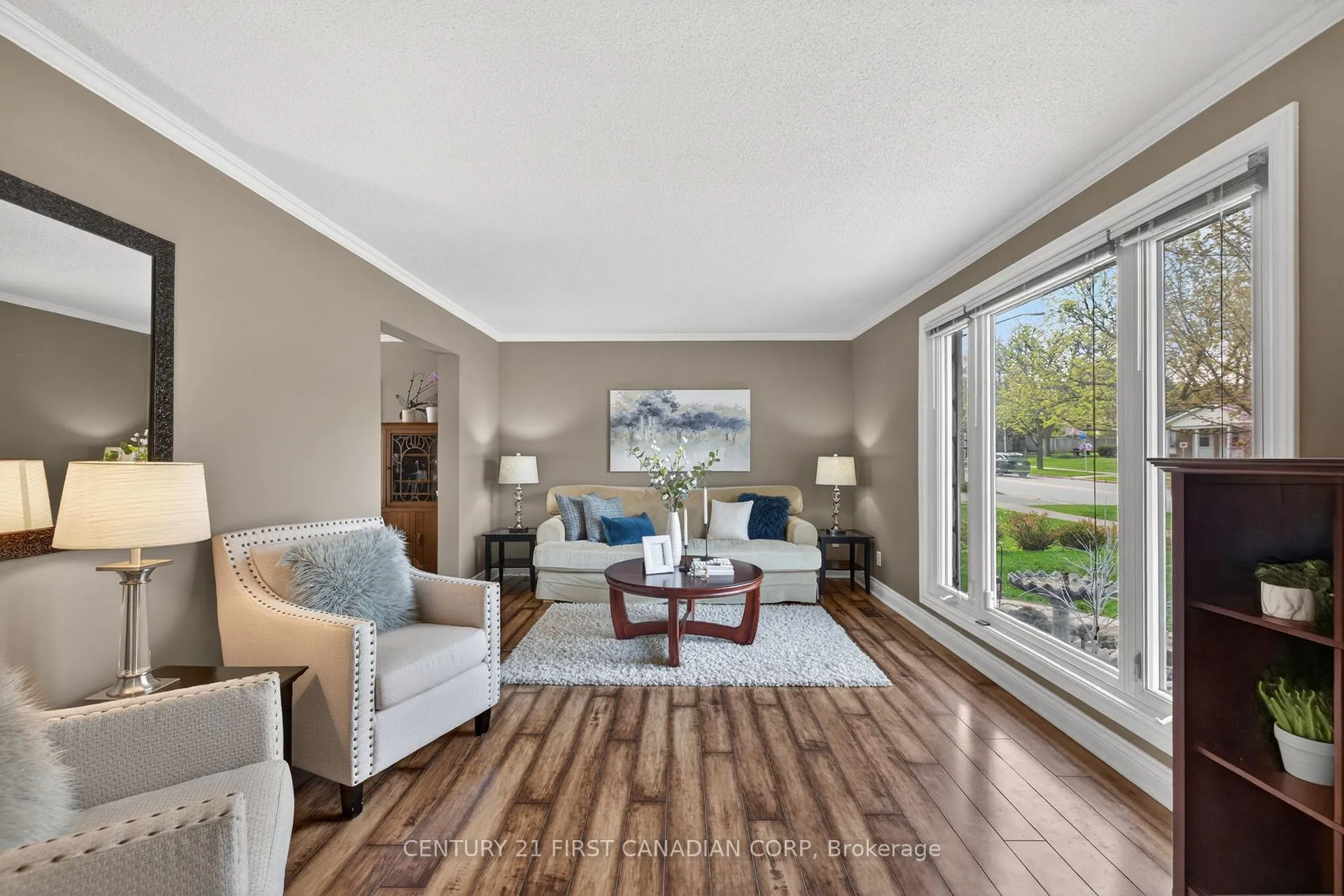 Photo 9 of 1093 Viscount Road, London, South M — HOMEH
