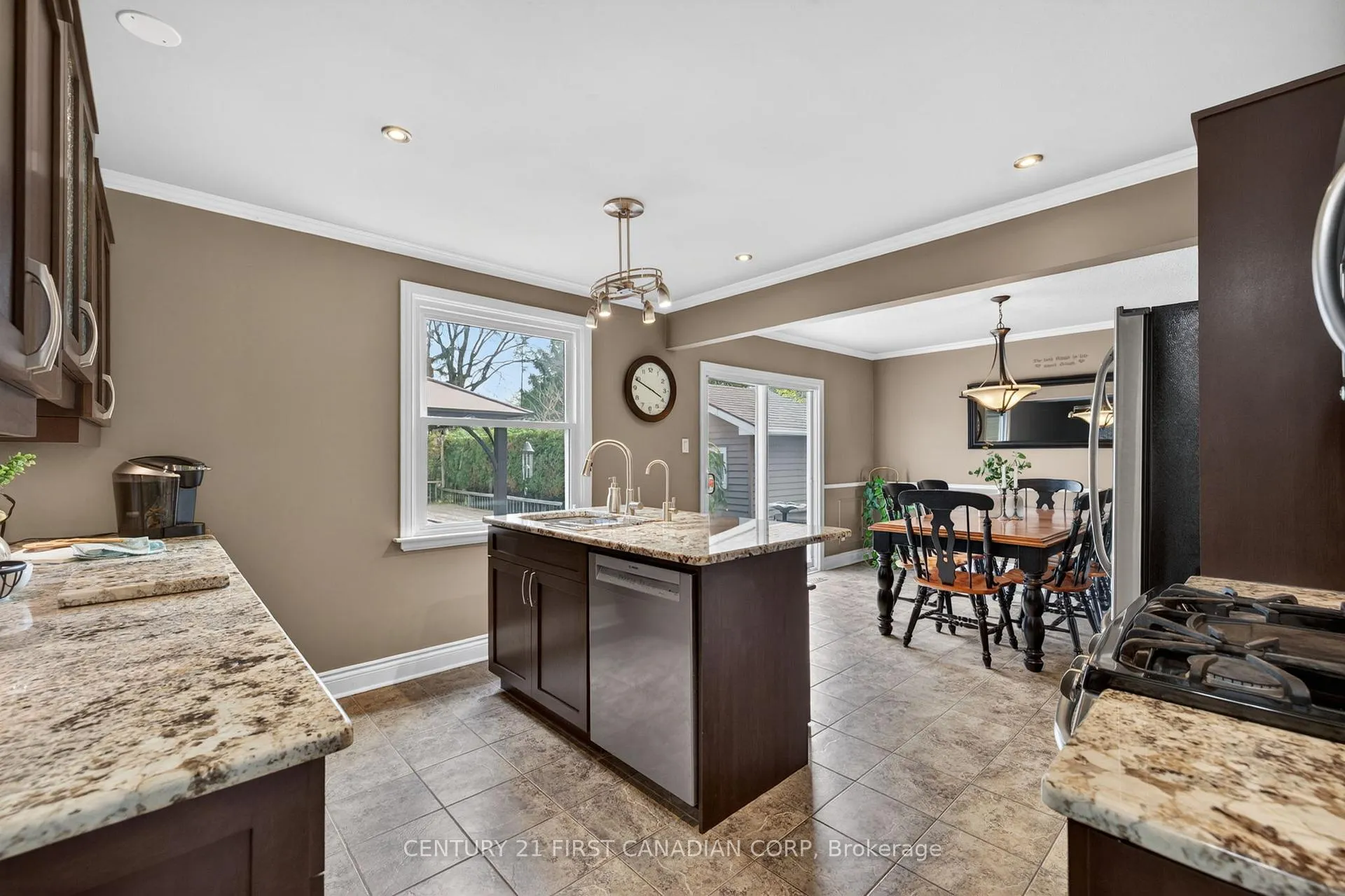 Photo 12 of 1093 Viscount Road, London, South M — HOMEH