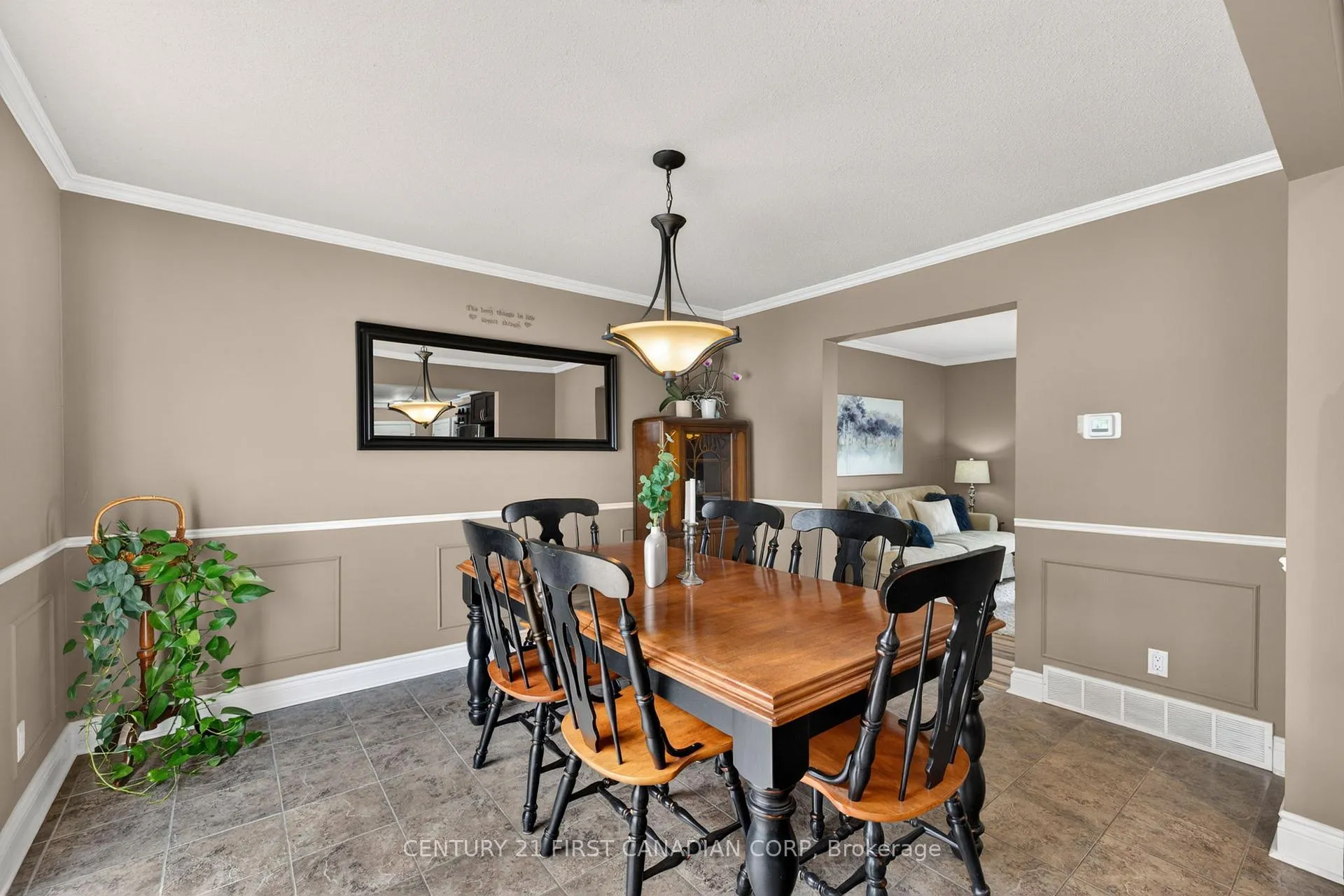 Photo 13 of 1093 Viscount Road, London, South M — HOMEH