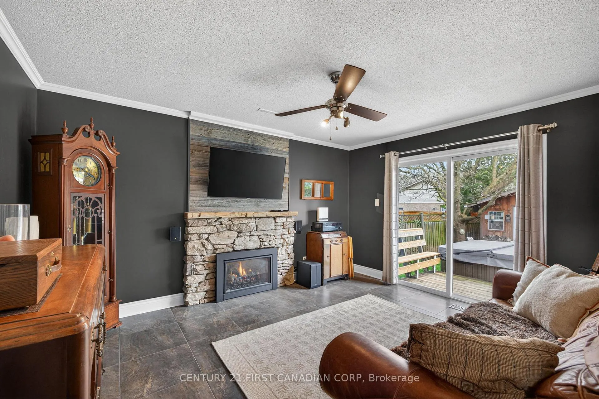 Photo 21 of 1093 Viscount Road, London, South M — HOMEH
