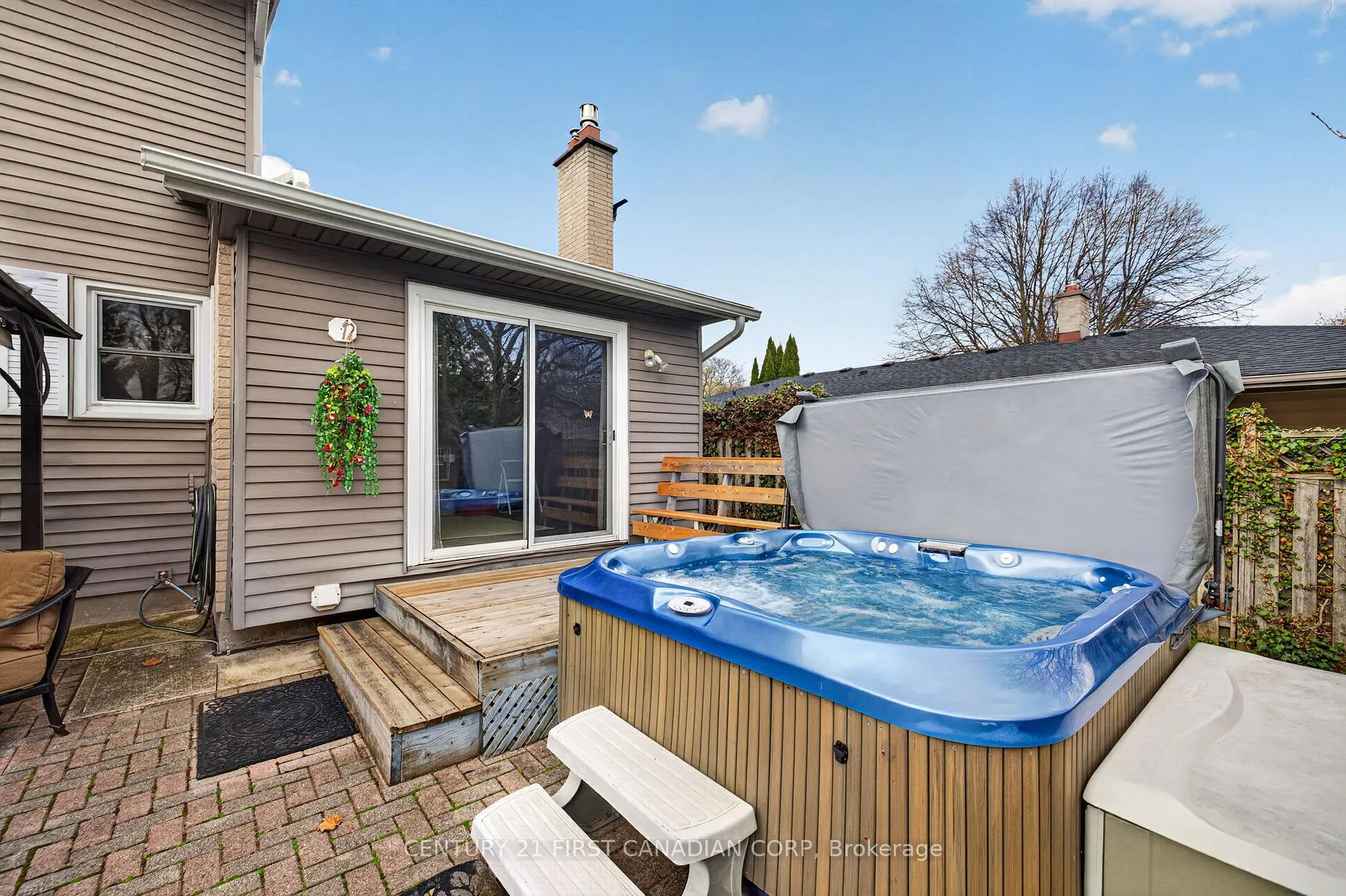 Photo 47 of 1093 Viscount Road, London, South M — HOMEH