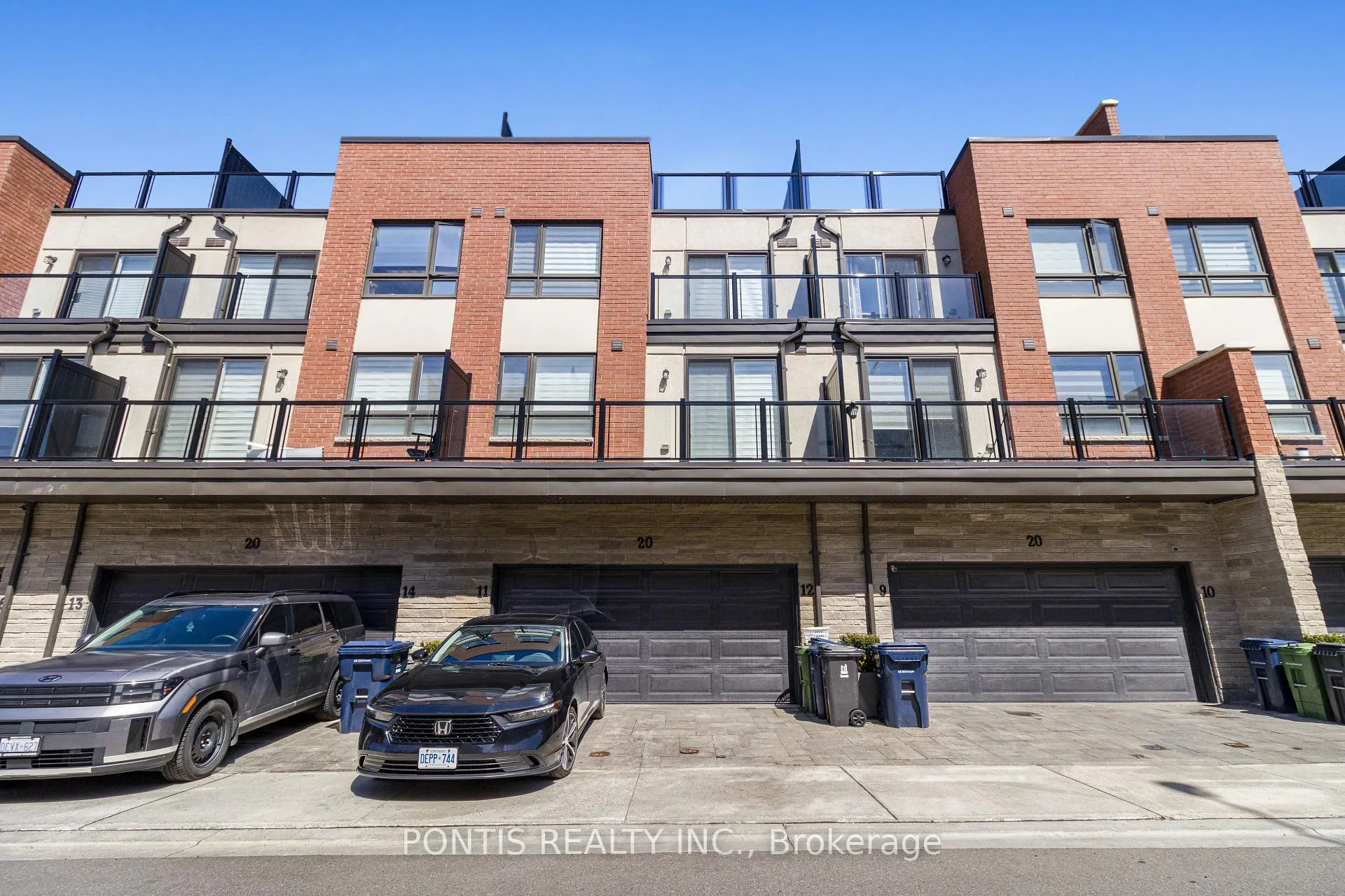 Photo 2 of Unit 12, 20 Woodstream Drive, Etobicoke, West Humber-Clairville — HOMEH