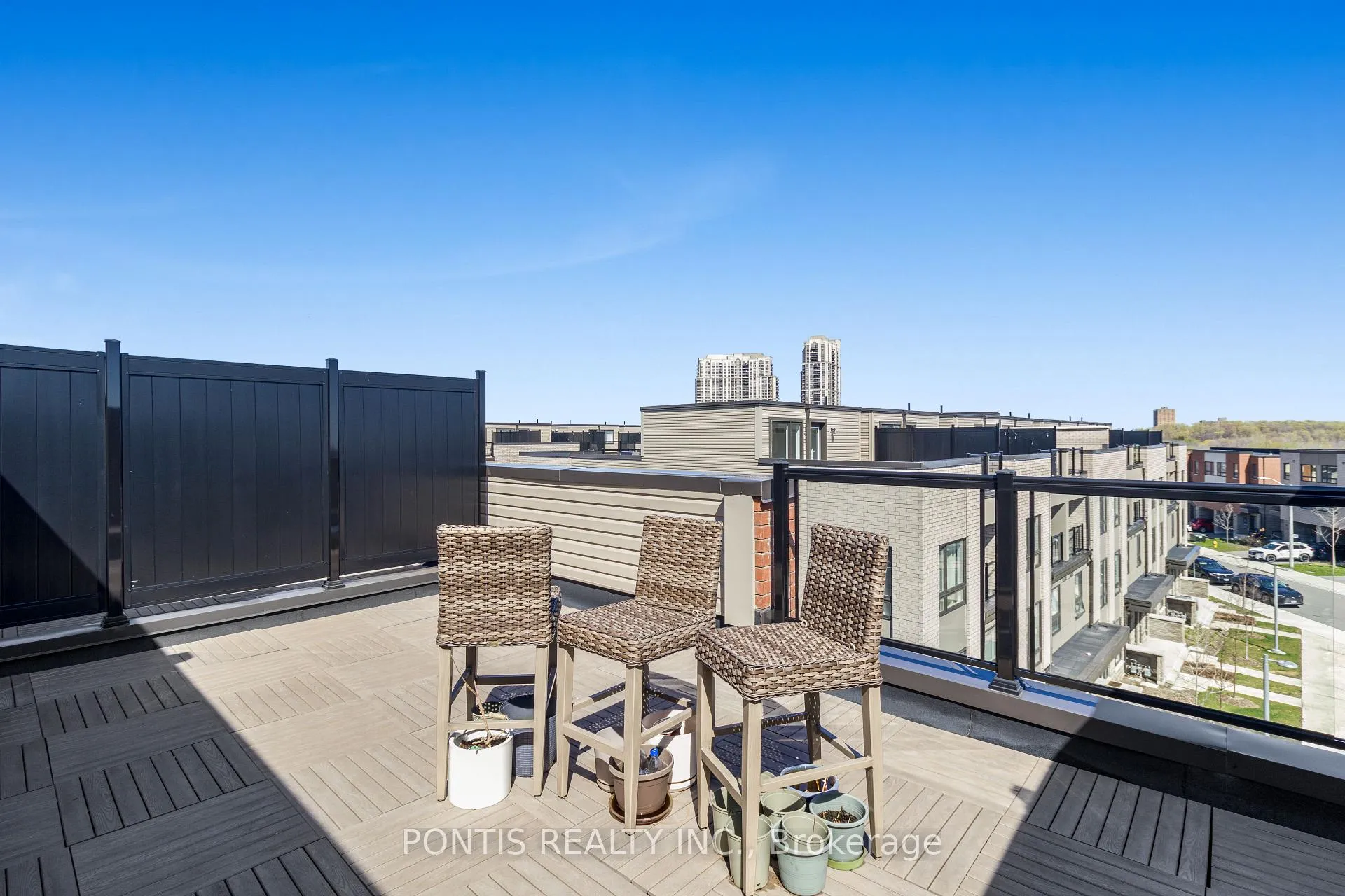 Photo 4 of Unit 12, 20 Woodstream Drive, Etobicoke, West Humber-Clairville — HOMEH