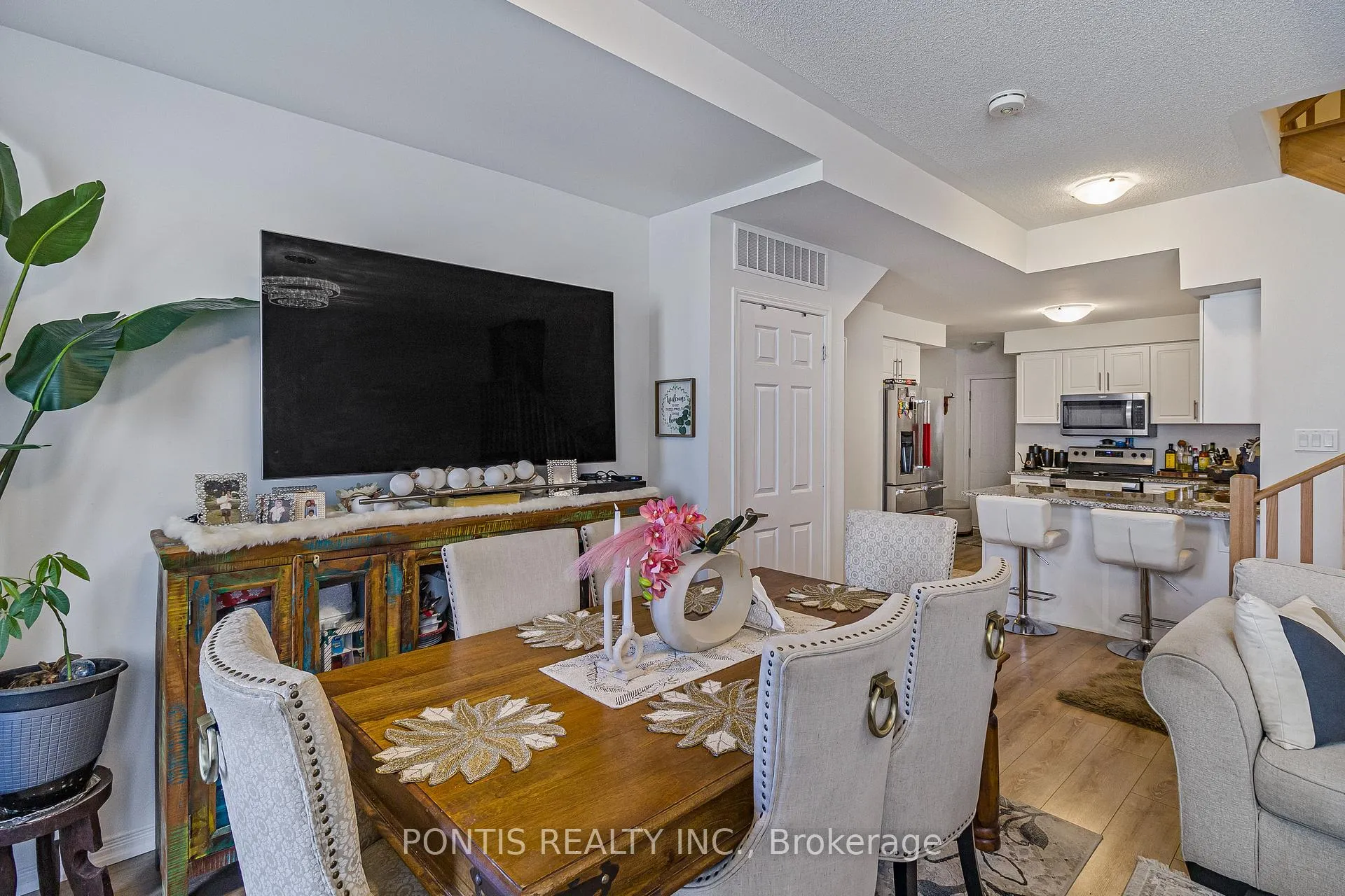 Photo 5 of Unit 12, 20 Woodstream Drive, Etobicoke, West Humber-Clairville — HOMEH