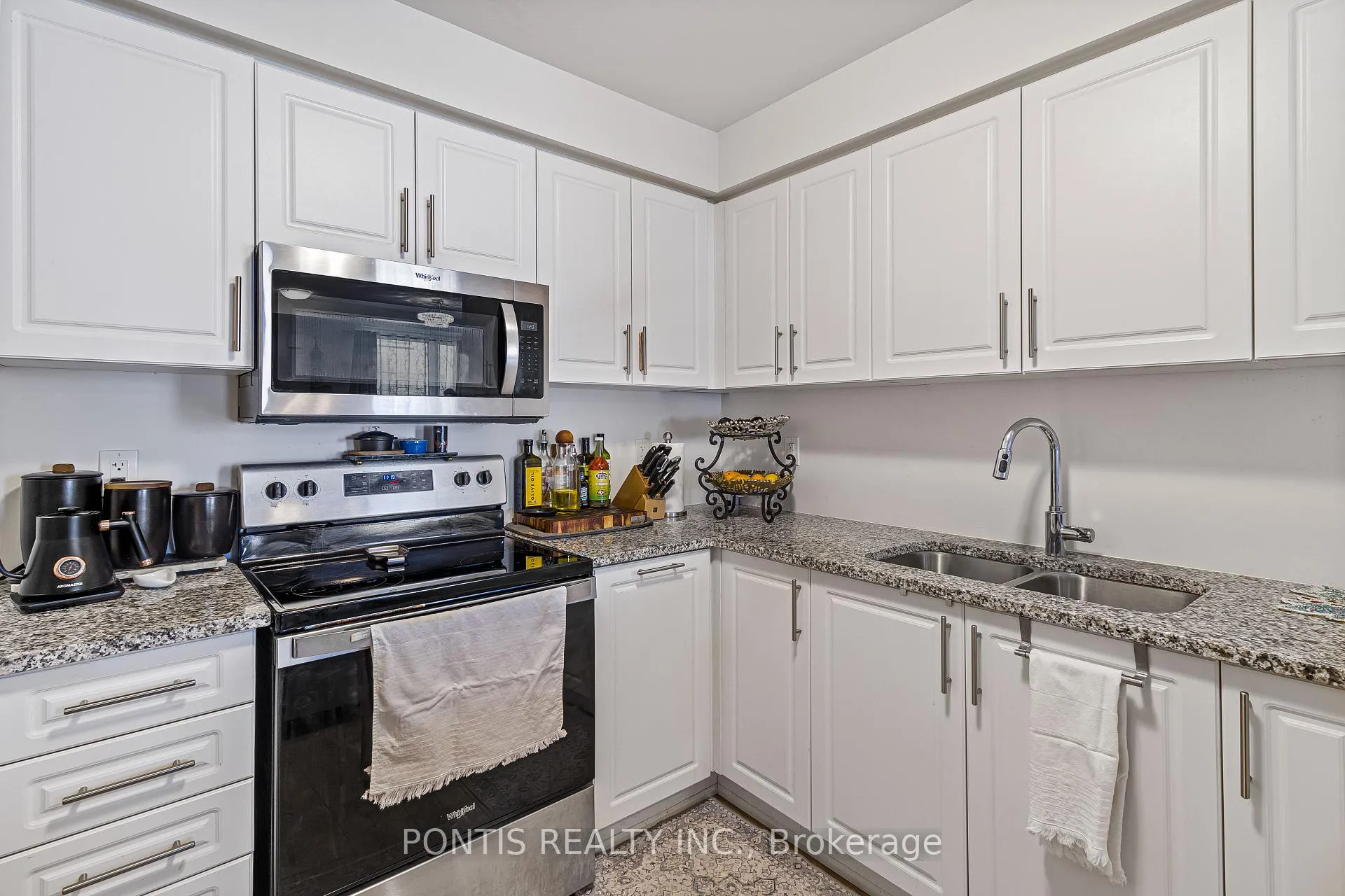 Photo 11 of Unit 12, 20 Woodstream Drive, Etobicoke, West Humber-Clairville — HOMEH