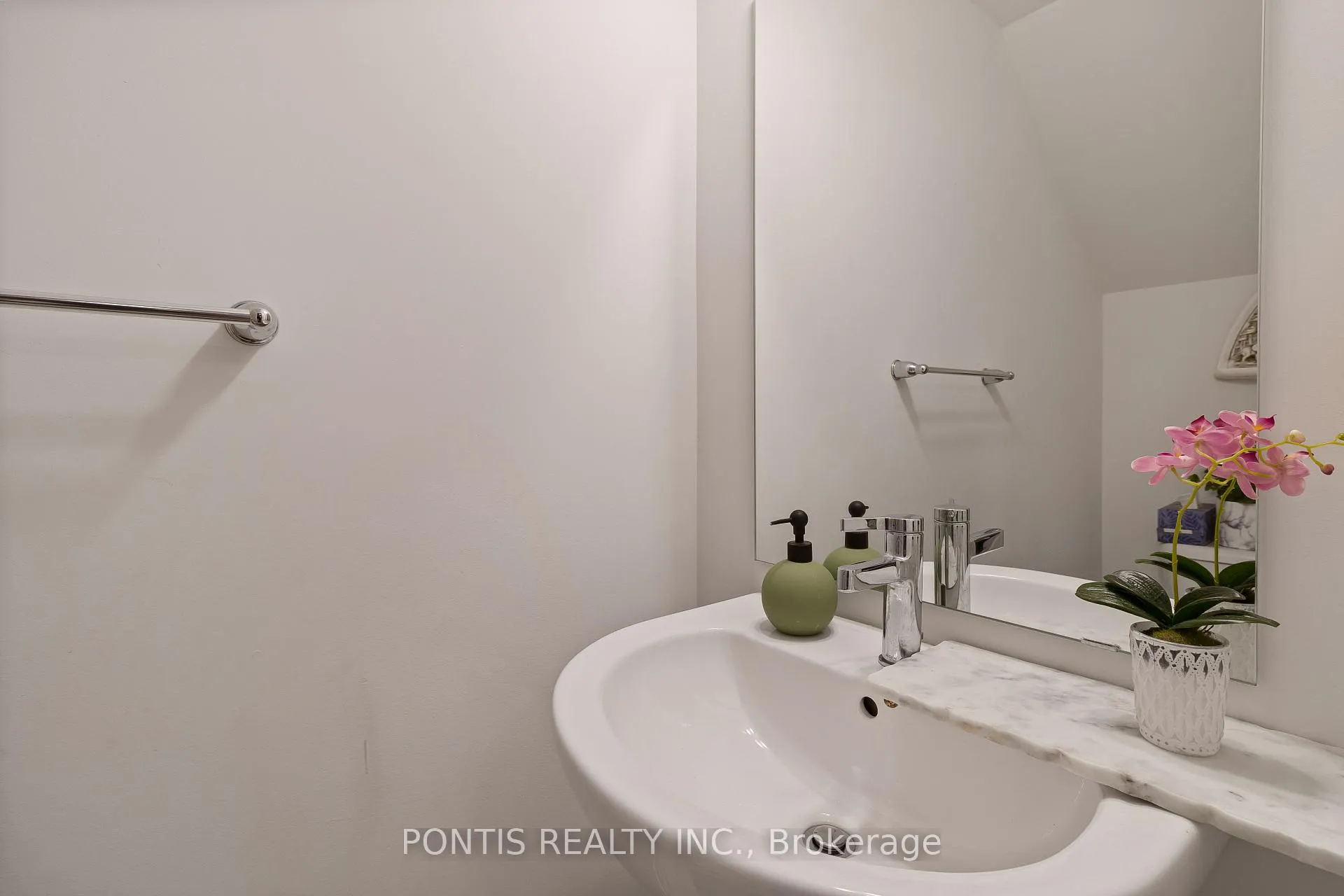 Photo 12 of Unit 12, 20 Woodstream Drive, Etobicoke, West Humber-Clairville — HOMEH