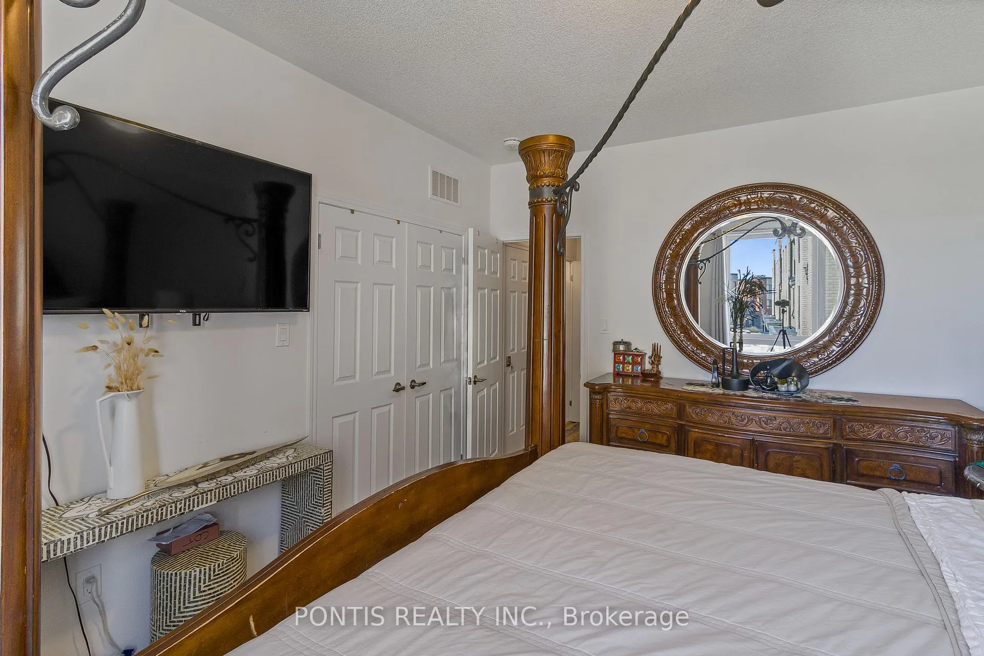 Photo 20 of Unit 12, 20 Woodstream Drive, Etobicoke, West Humber-Clairville — HOMEH