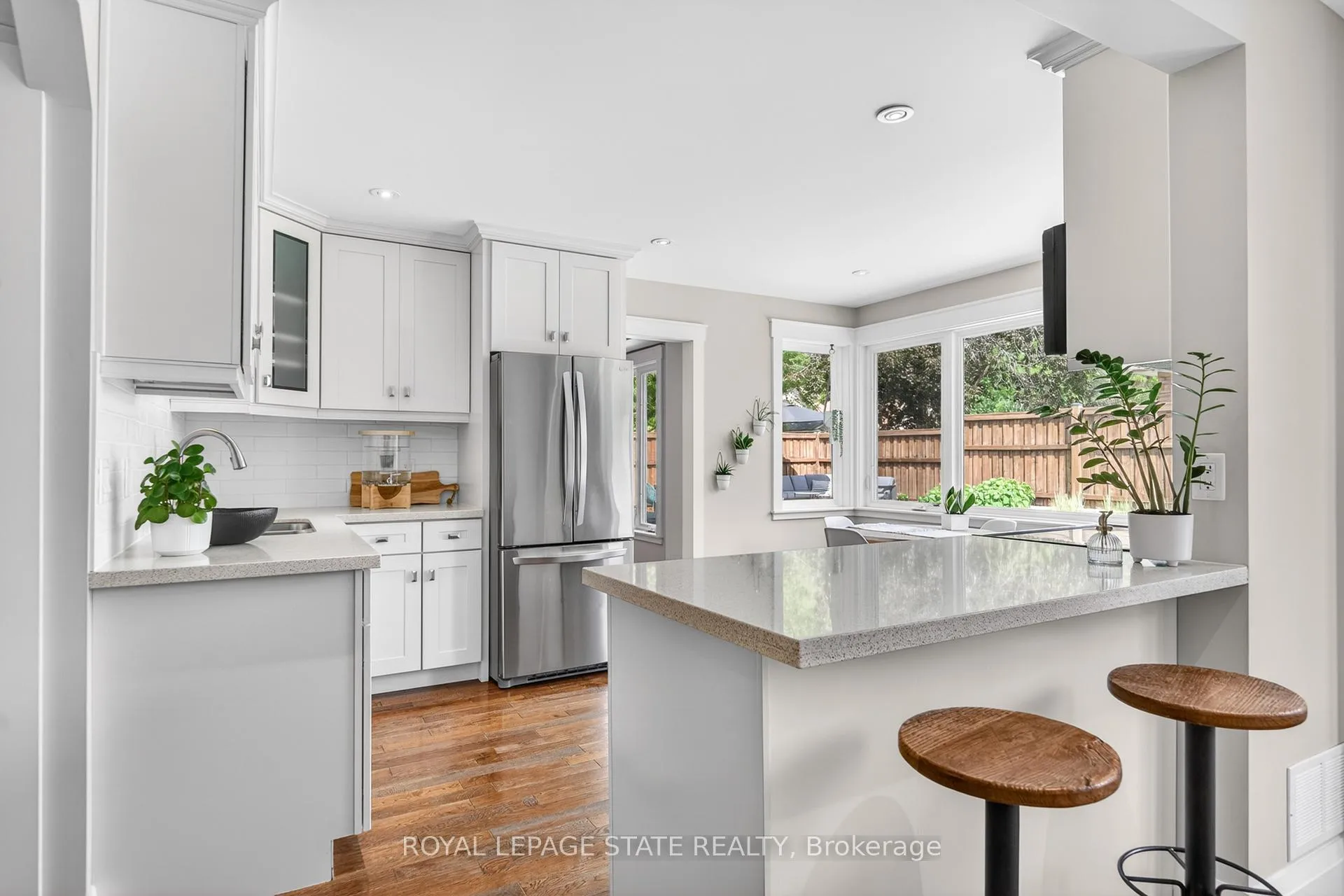 Photo 13 of 15 Ravine Drive, Hamilton, Cootes Paradise — HOMEH