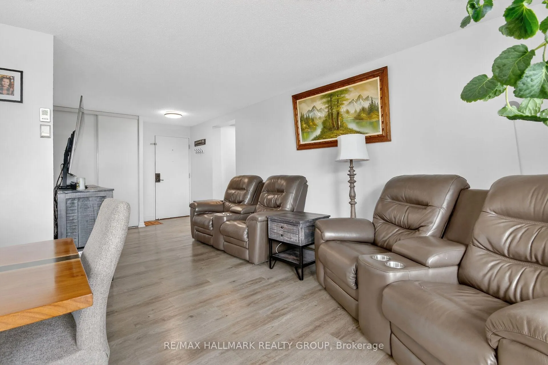 Photo 8 of Unit 615, 1485 Baseline Road, Ottawa, Copeland Park — HOMEH