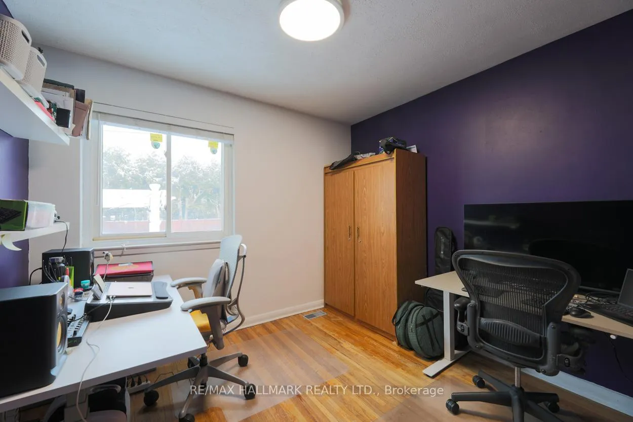 Photo 10 of 12 Trinnell Boulevard, Scarborough, Clairlea-Birchmount — HOMEH