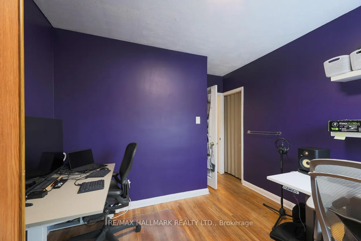 Photo 11 of 12 Trinnell Boulevard, Scarborough, Clairlea-Birchmount — HOMEH