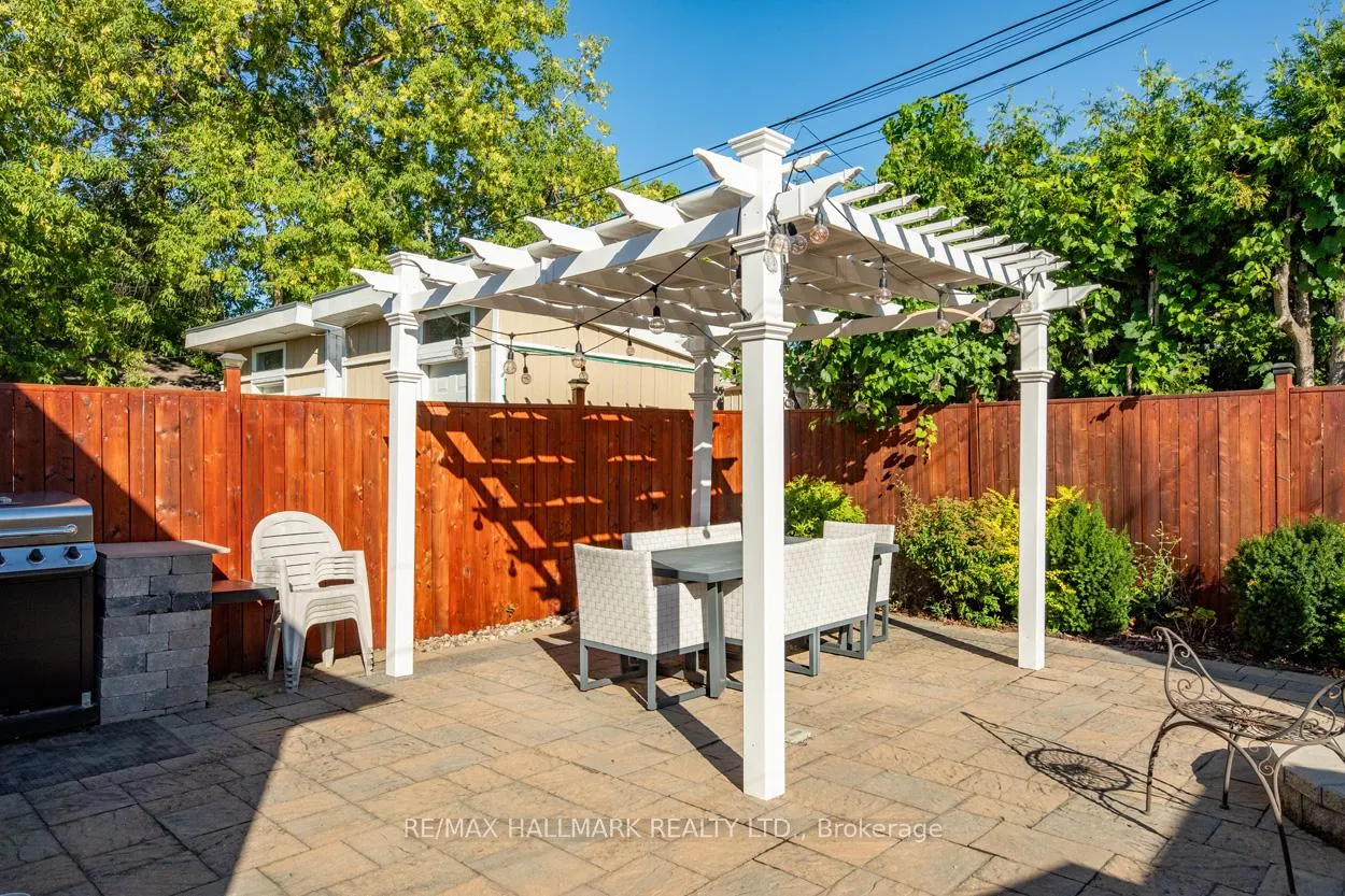 Photo 18 of 12 Trinnell Boulevard, Scarborough, Clairlea-Birchmount — HOMEH
