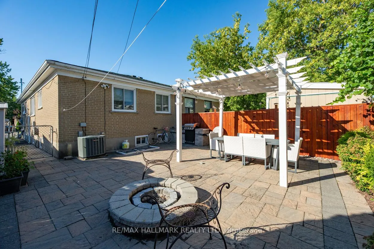 Photo 21 of 12 Trinnell Boulevard, Scarborough, Clairlea-Birchmount — HOMEH