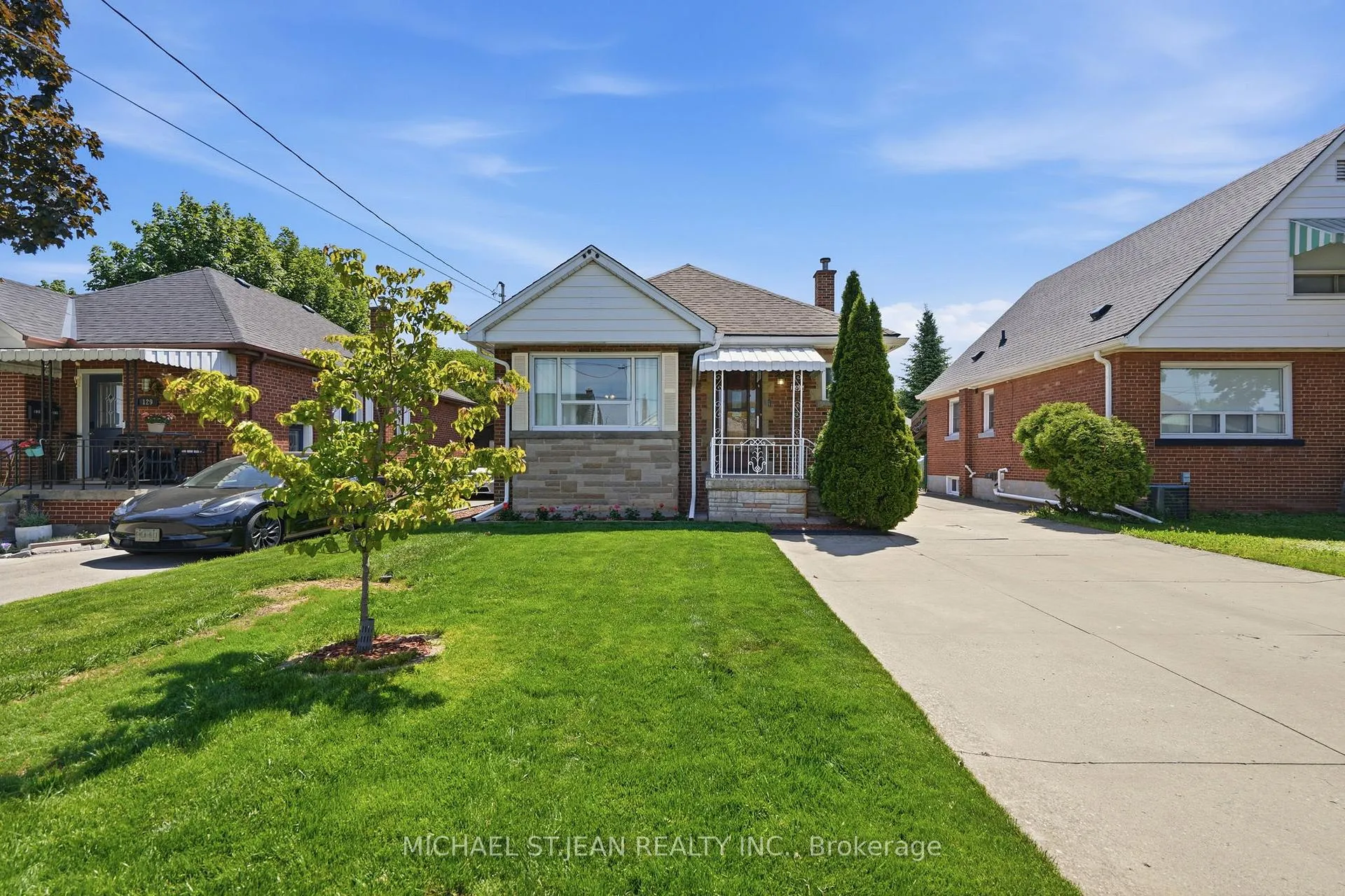 Photo 3 of 133 Beland Avenue S, Hamilton, Glenview — HOMEH