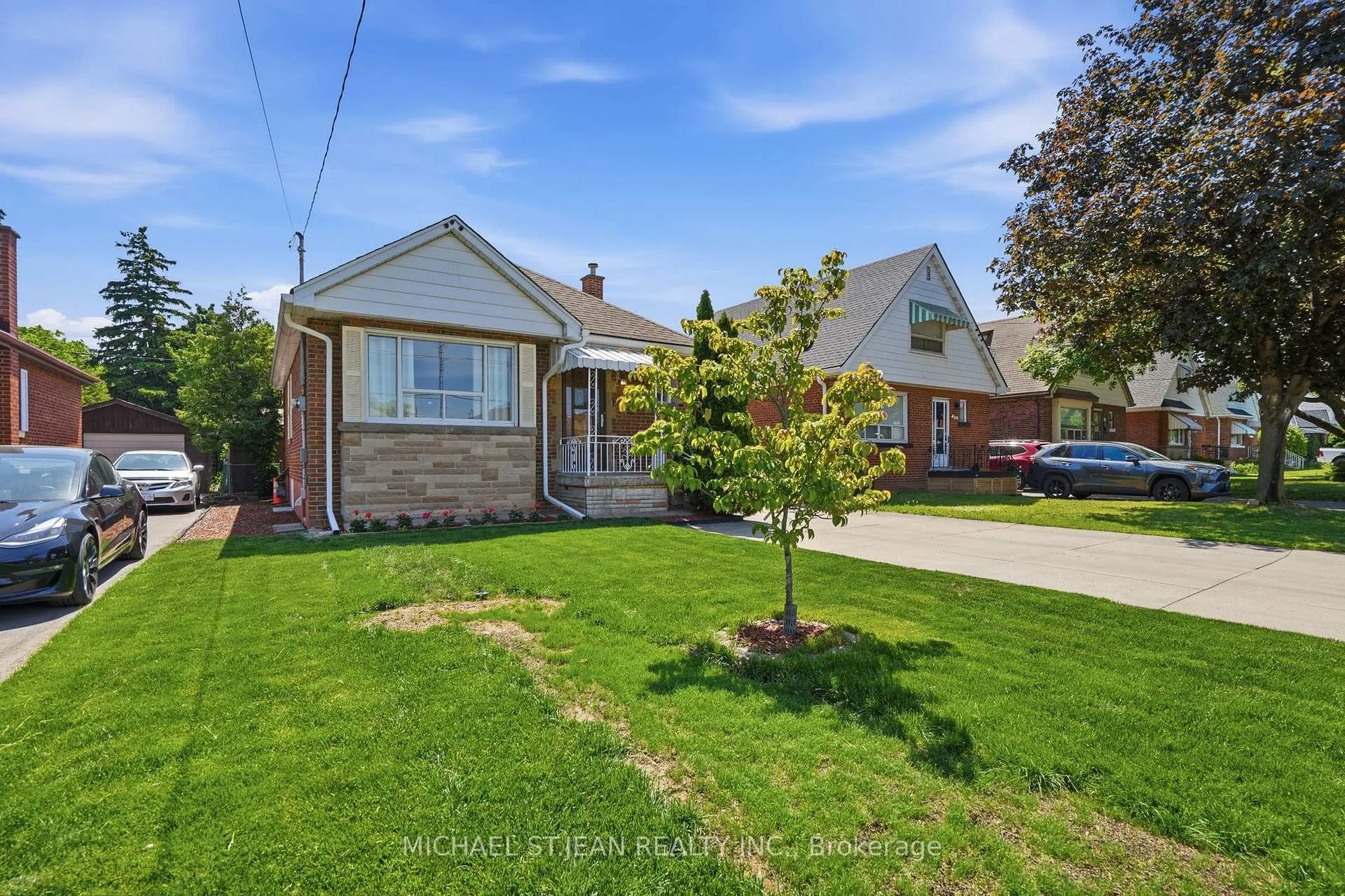 Photo 4 of 133 Beland Avenue S, Hamilton, Glenview — HOMEH