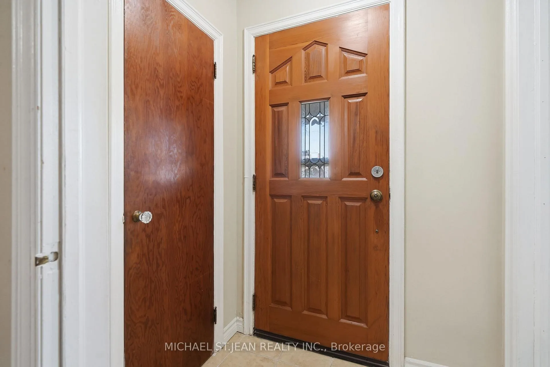 Photo 8 of 133 Beland Avenue S, Hamilton, Glenview — HOMEH