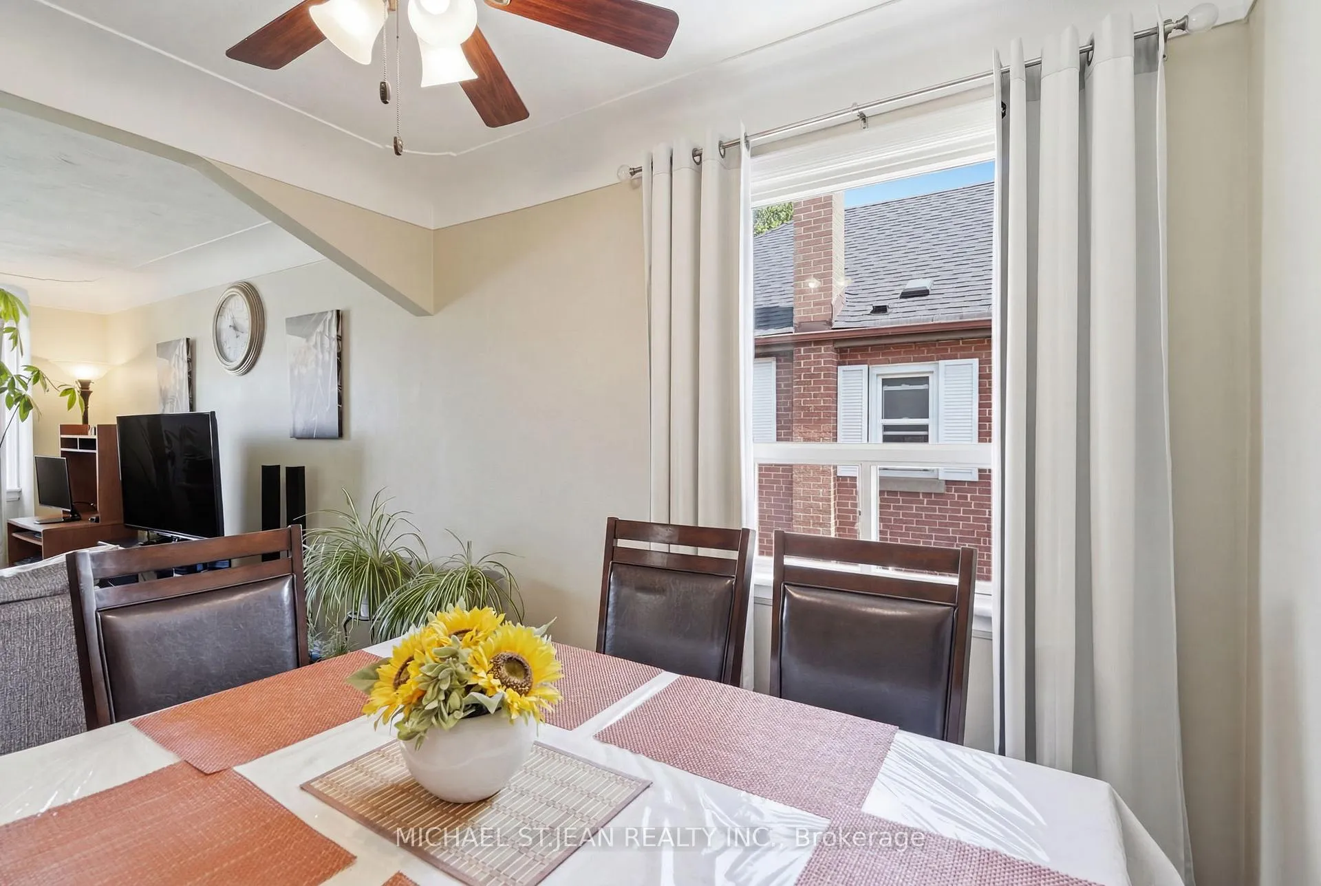 Photo 13 of 133 Beland Avenue S, Hamilton, Glenview — HOMEH