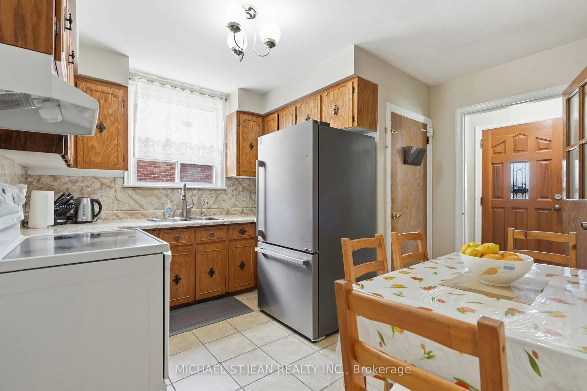 Photo 15 of 133 Beland Avenue S, Hamilton, Glenview — HOMEH