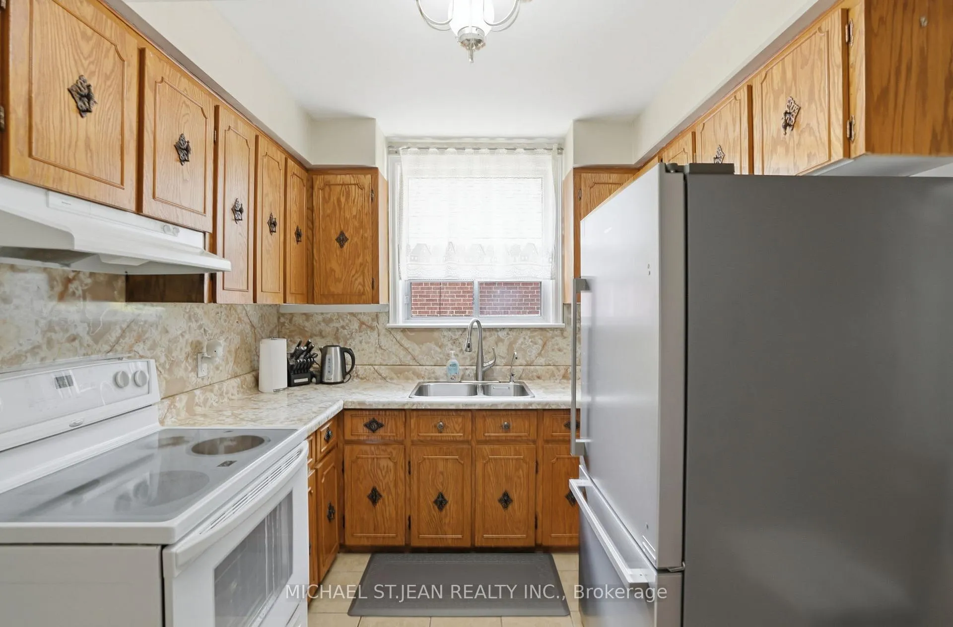 Photo 16 of 133 Beland Avenue S, Hamilton, Glenview — HOMEH