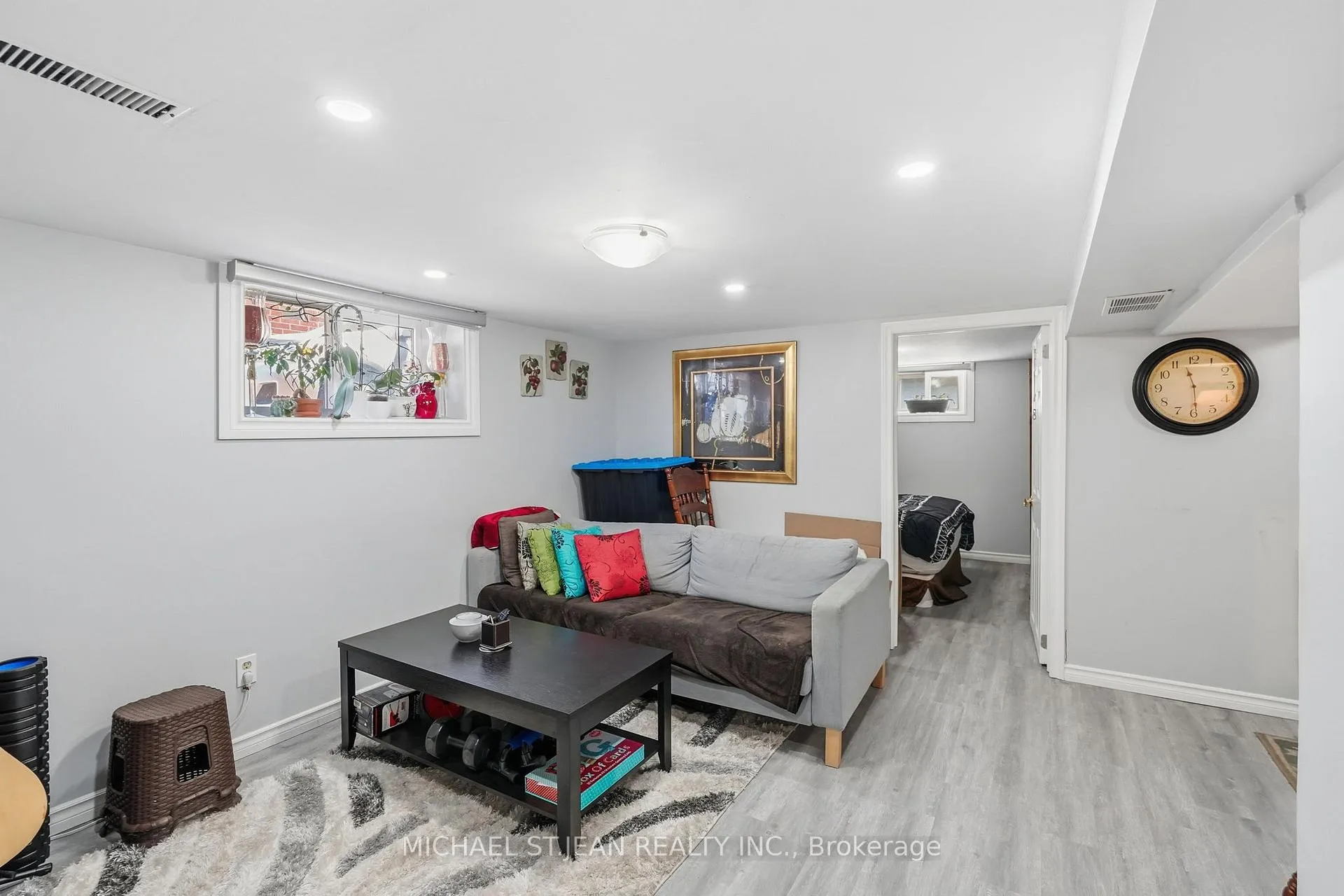 Photo 33 of 133 Beland Avenue S, Hamilton, Glenview — HOMEH