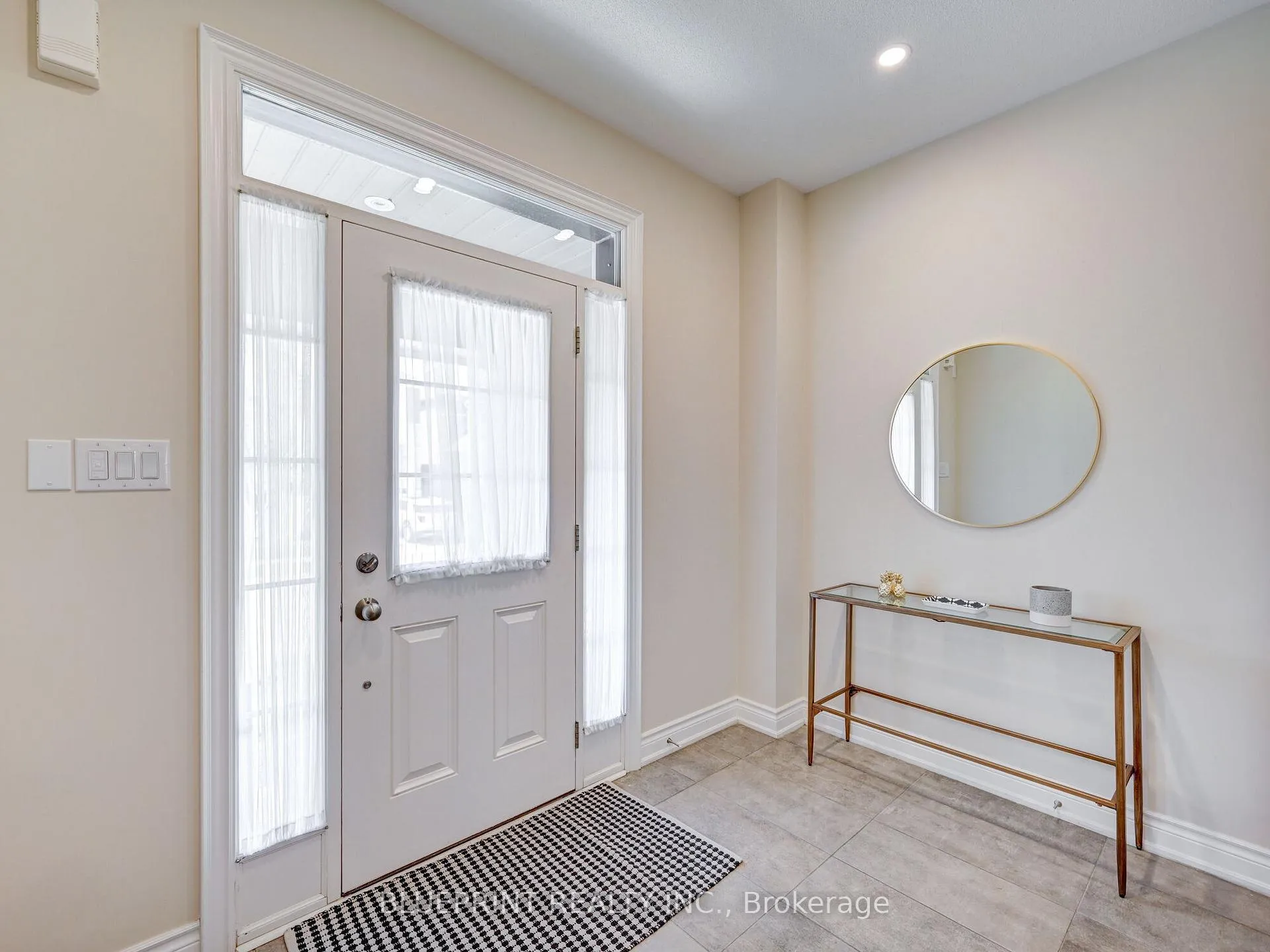 Photo 5 of 1396 Argall Court, Milton, Ford — HOMEH