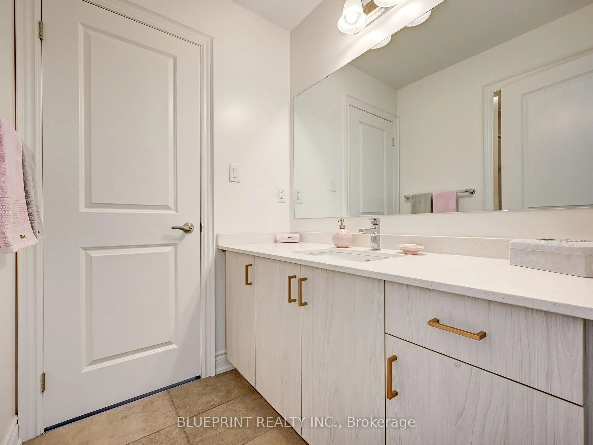 Photo 22 of 1396 Argall Court, Milton, Ford — HOMEH