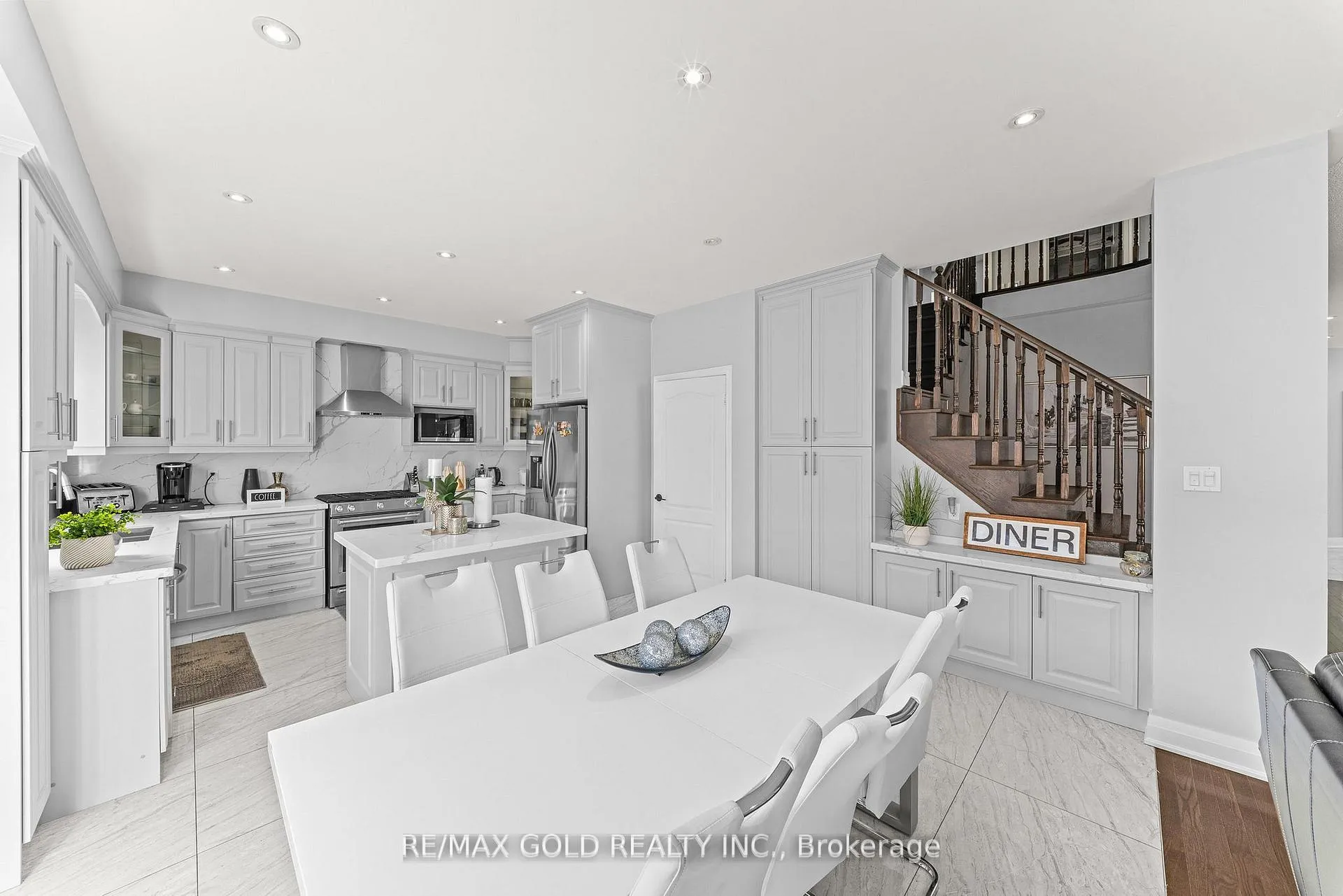 Photo 18 of 3 Powell Drive, Brampton, Sandringham-Wellington — HOMEH