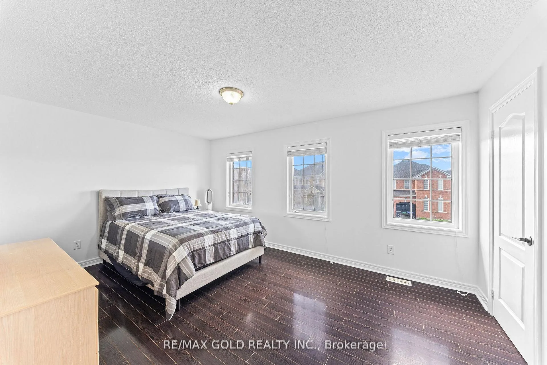 Photo 45 of 3 Powell Drive, Brampton, Sandringham-Wellington — HOMEH