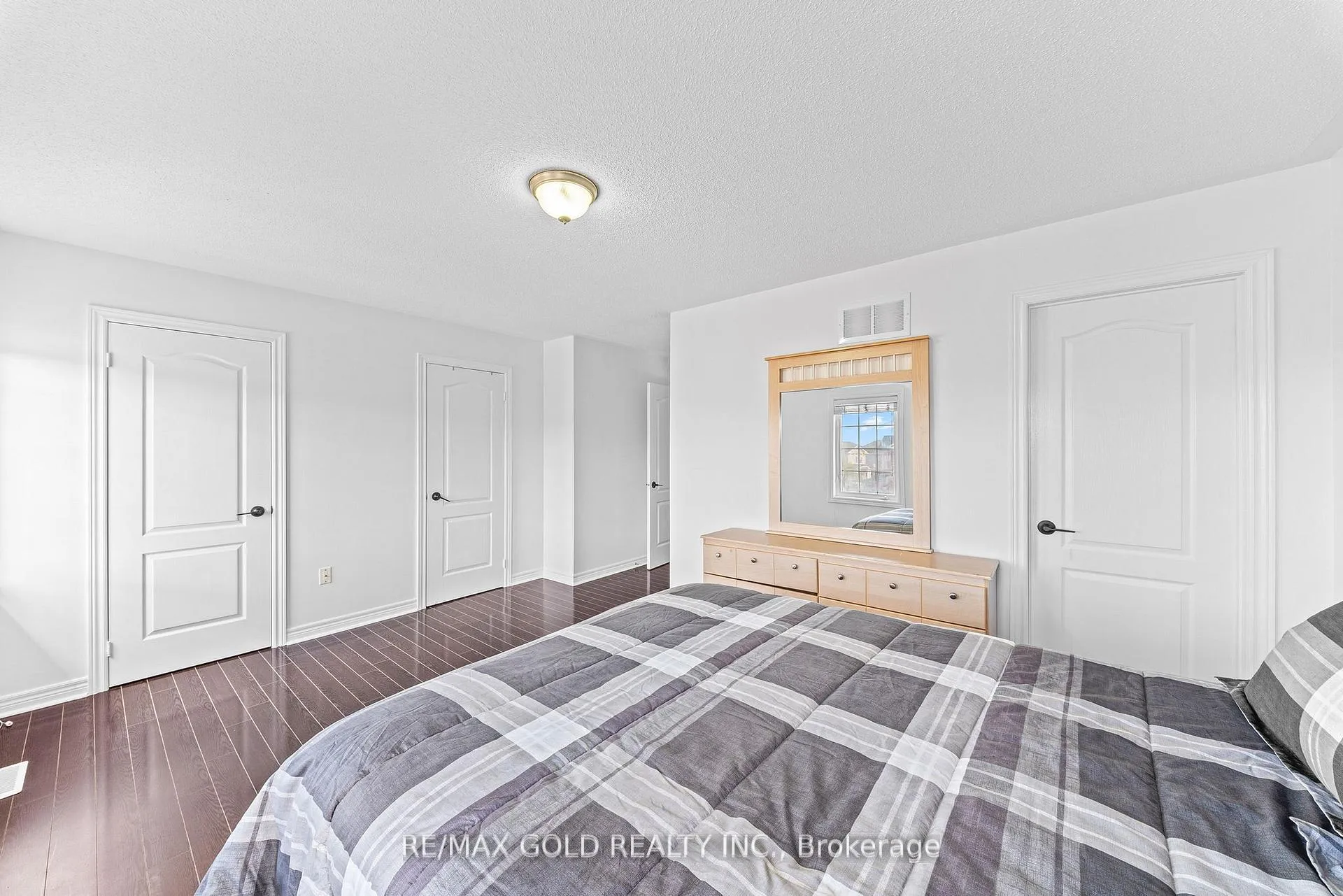 Photo 46 of 3 Powell Drive, Brampton, Sandringham-Wellington — HOMEH