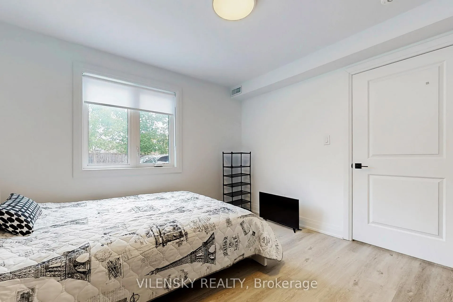 Photo 8 of Unit E, 195 Owen Street E, Barrie, Wellington — HOMEH