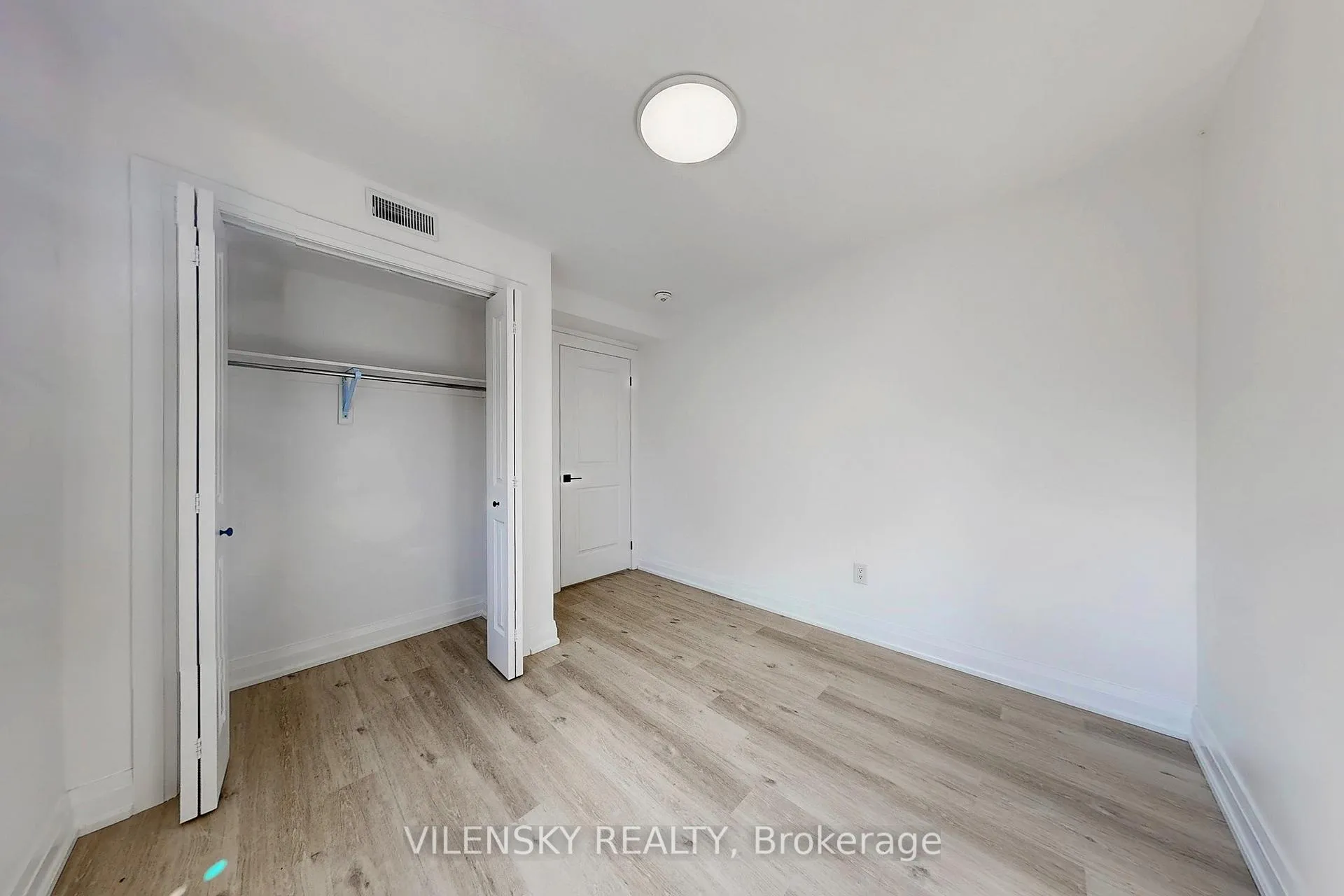 Photo 11 of Unit E, 195 Owen Street E, Barrie, Wellington — HOMEH