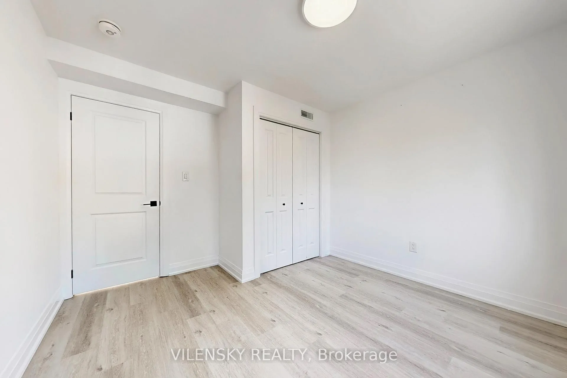 Photo 13 of Unit E, 195 Owen Street E, Barrie, Wellington — HOMEH
