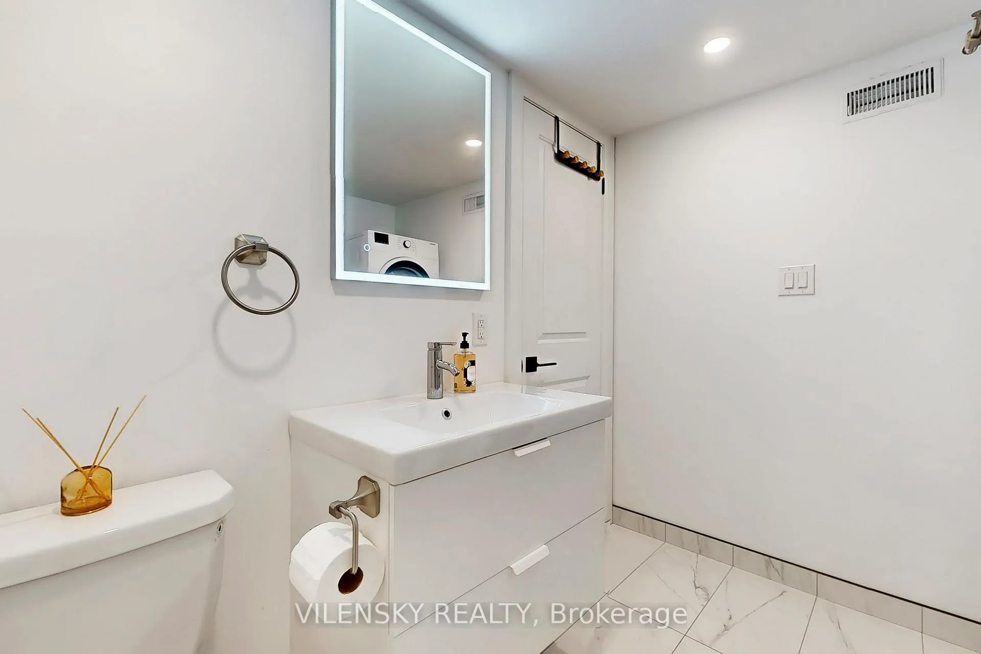 Photo 14 of Unit E, 195 Owen Street E, Barrie, Wellington — HOMEH