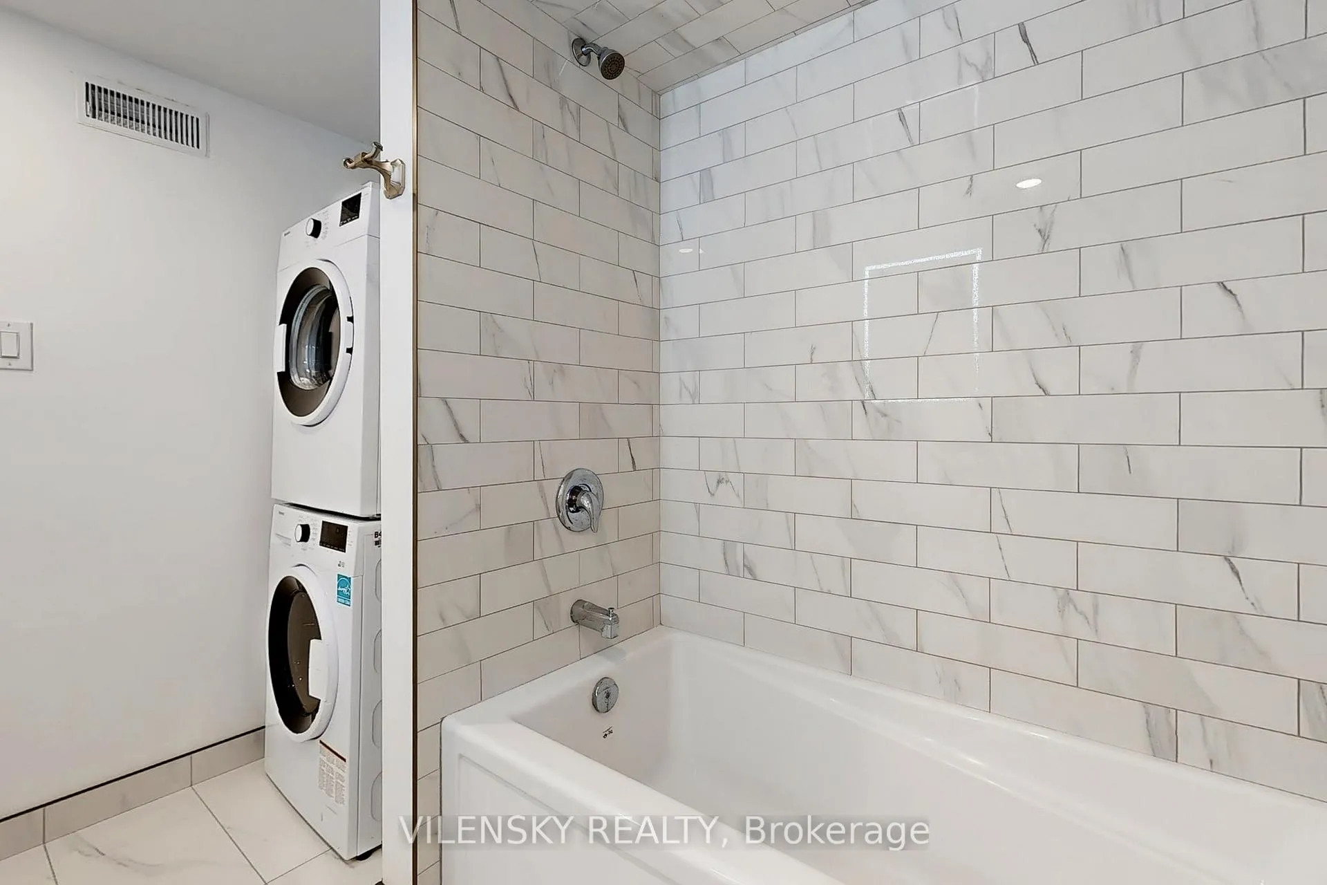 Photo 15 of Unit E, 195 Owen Street E, Barrie, Wellington — HOMEH