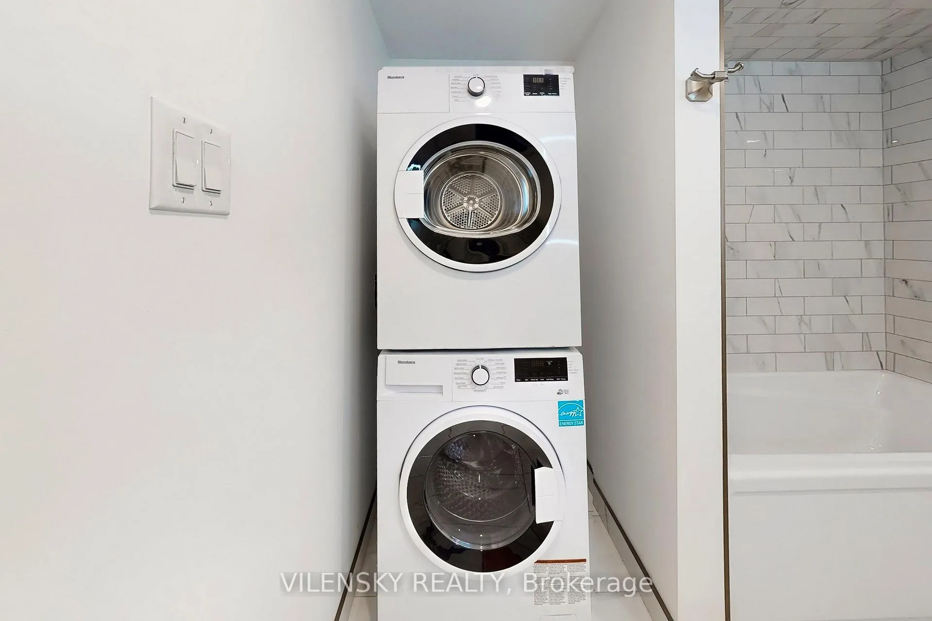 Photo 16 of Unit E, 195 Owen Street E, Barrie, Wellington — HOMEH