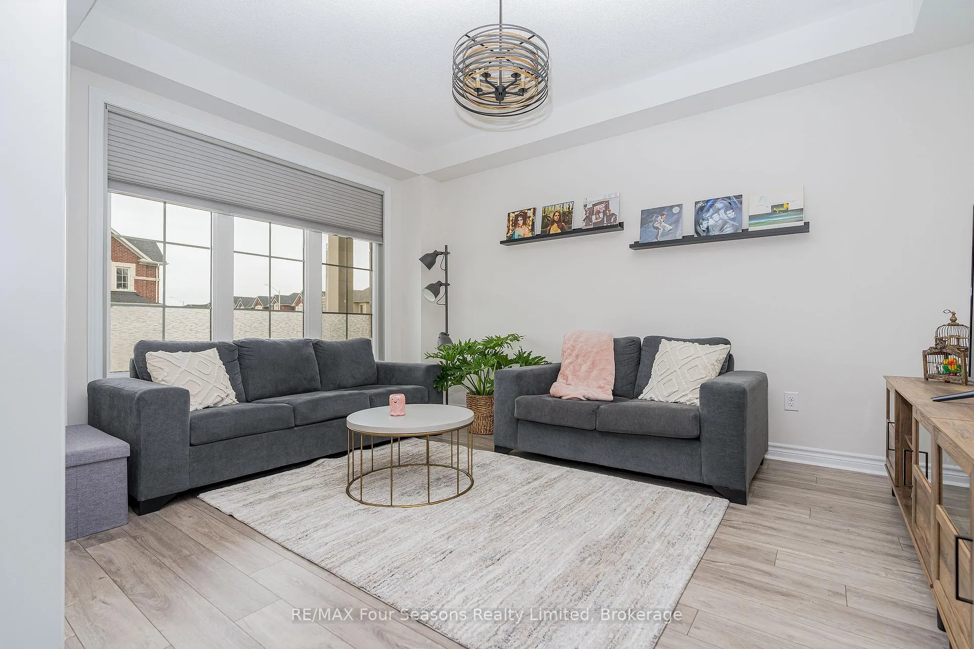 Photo 4 of 40 Kirby Avenue, Collingwood — HOMEH