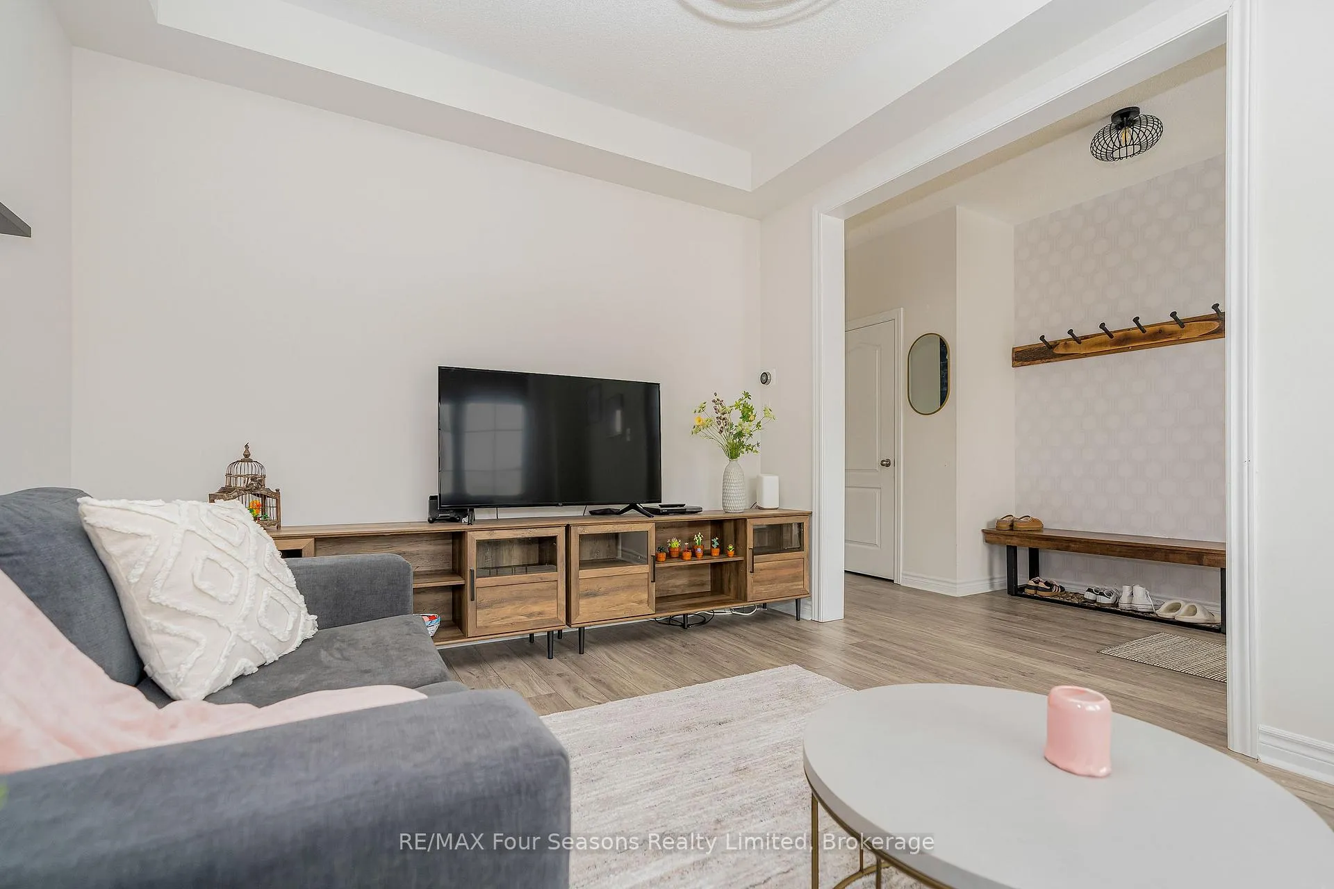 Photo 5 of 40 Kirby Avenue, Collingwood — HOMEH