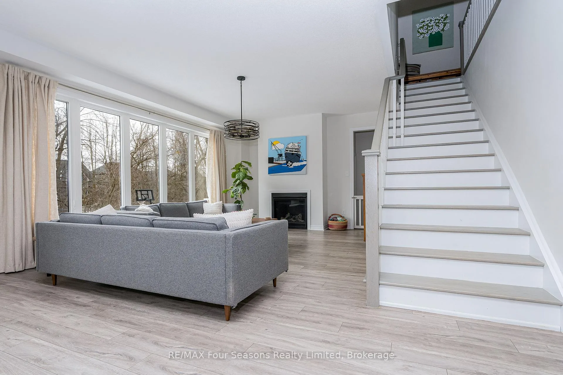 Photo 8 of 40 Kirby Avenue, Collingwood — HOMEH