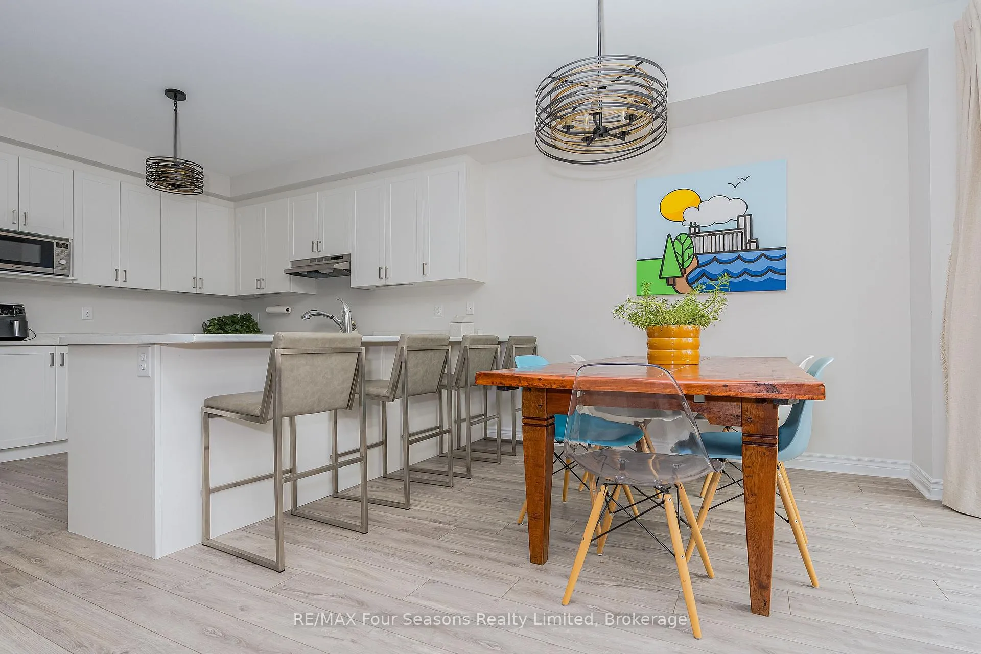Photo 9 of 40 Kirby Avenue, Collingwood — HOMEH