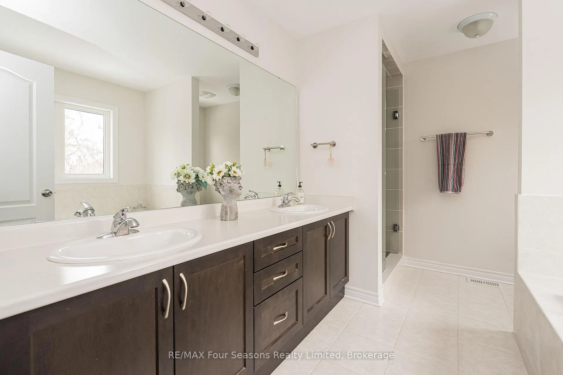 Photo 23 of 40 Kirby Avenue, Collingwood — HOMEH